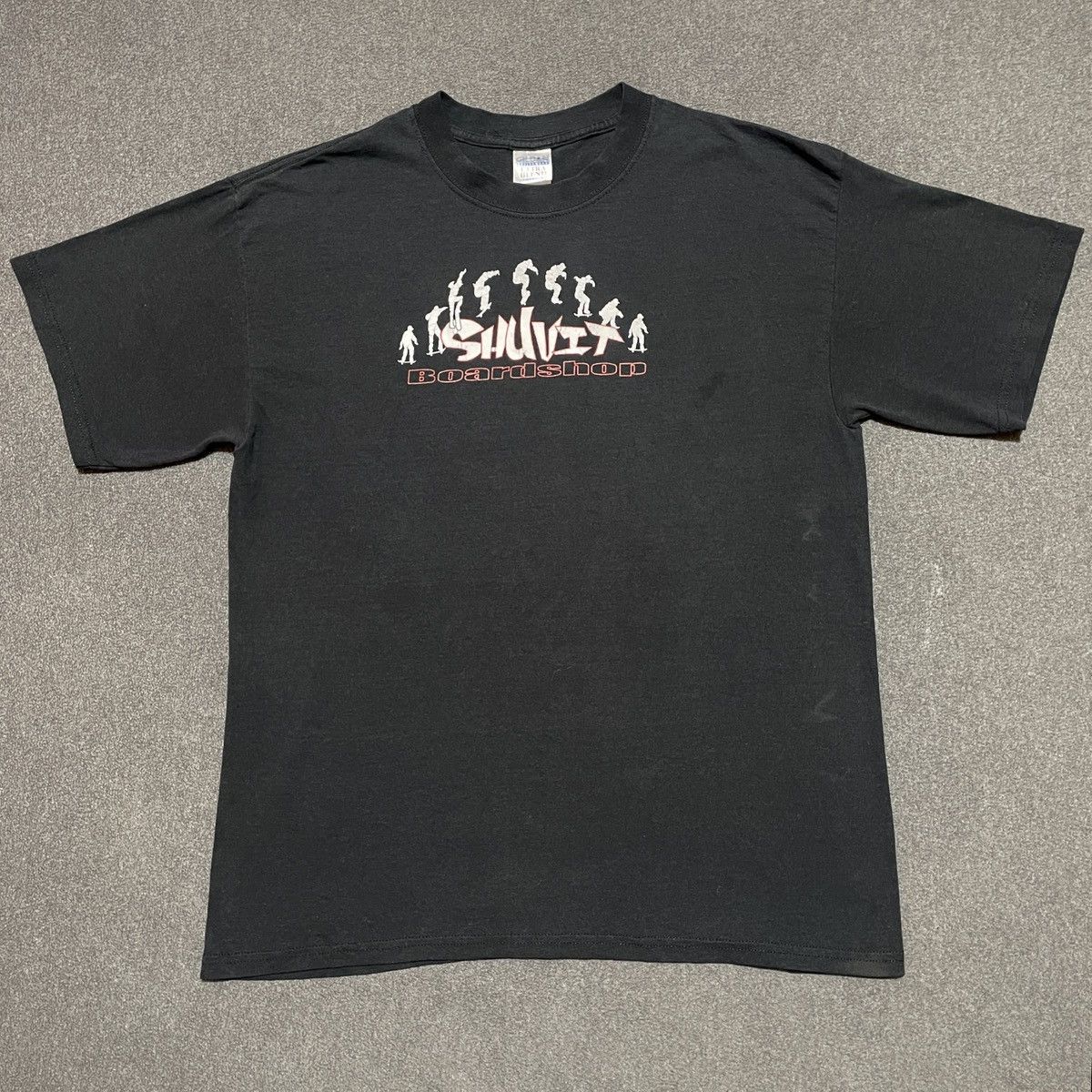 Vintage Vintage Shuvit Boardshop Skateboard T-shirt Size US L / EU 52-54 / 3 - 1 Thumbnail