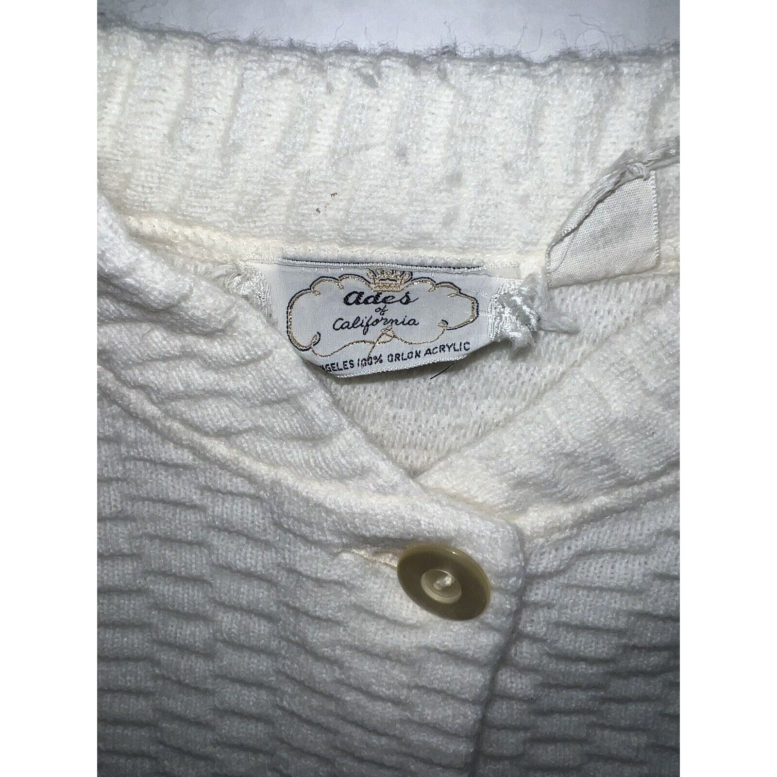 The Unbranded Brand Vintage Ades Of California Button Shawl Women Crochet Tassel Size ONE SIZE - 2 Thumbnail