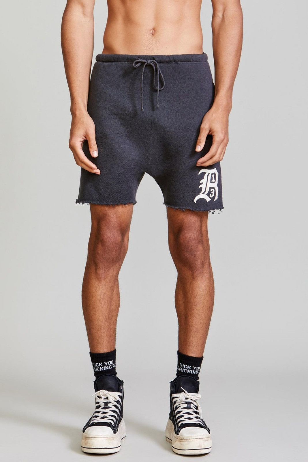 R13 Logo short. XL Size US 34 / EU 50 - 2 Thumbnail