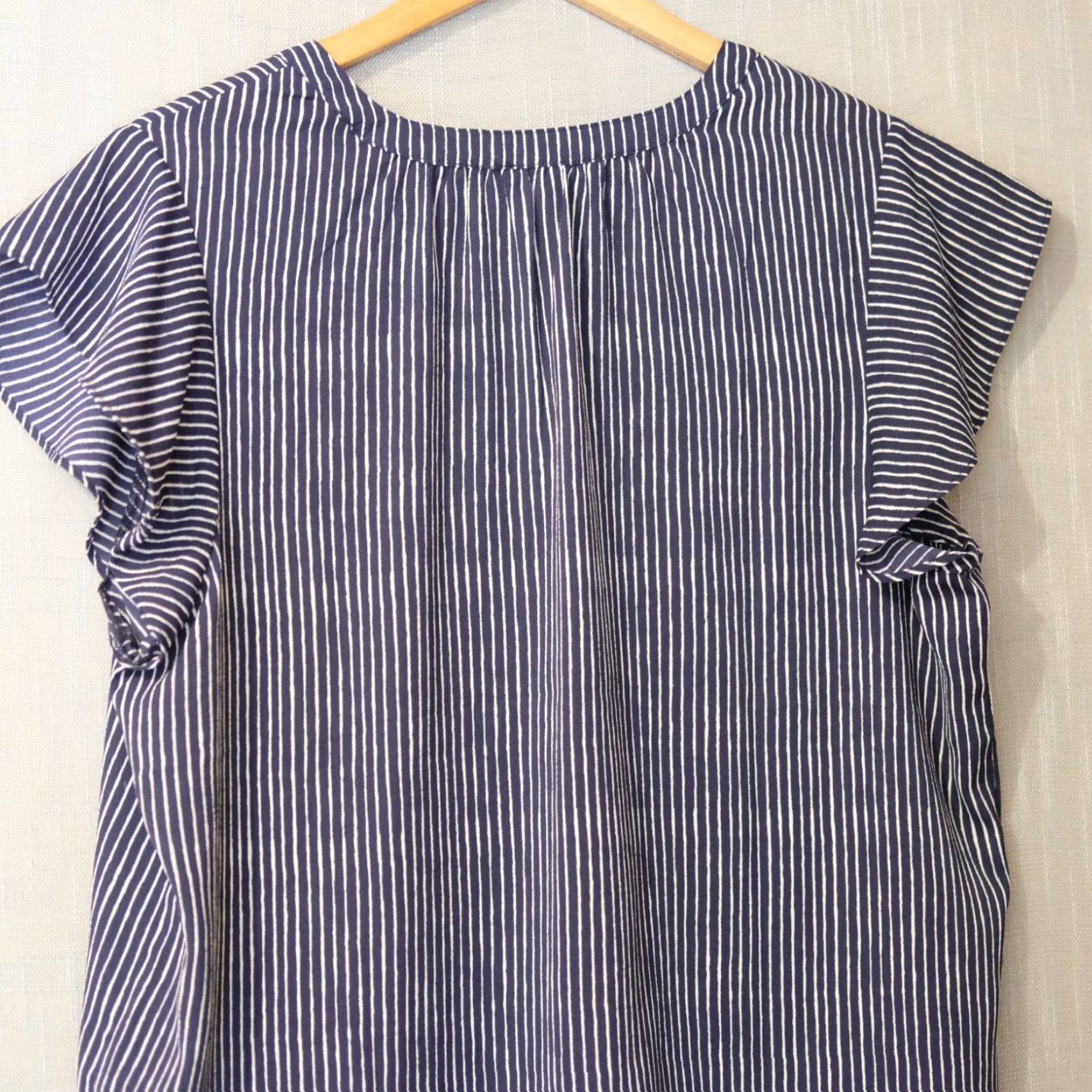 Adrianna Papell Nwot! Adrianna Papell Navy/White Pullover Blouse Semi-Sheer Womens XL Navy/White Striped V-Neck Short Sleeve Casual Workwear Blouse Womens XL Size XL / US 12-14 / IT 48-50 - 5 Thumbnail