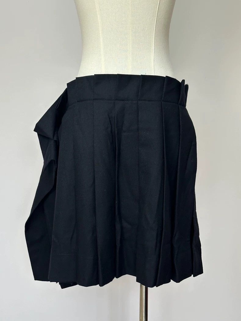 Vivienne Westwood Vivienne Westwood size2 A black wool pleated skirt with irr Size 27" / US 4 / IT 40 - 4 Thumbnail