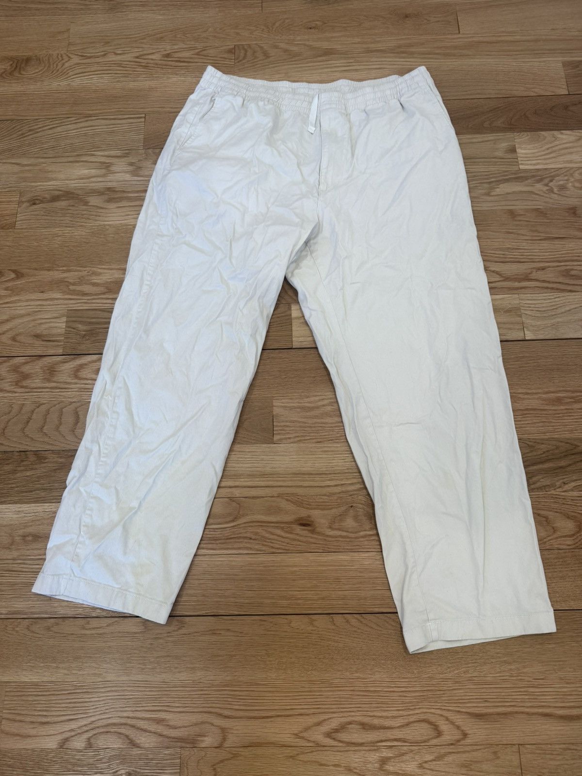 Uniqlo Uniqlo Relaxed Fit Pants – White / Off-White – XL (36–38) Size US 36 / EU 52 - 1 Thumbnail