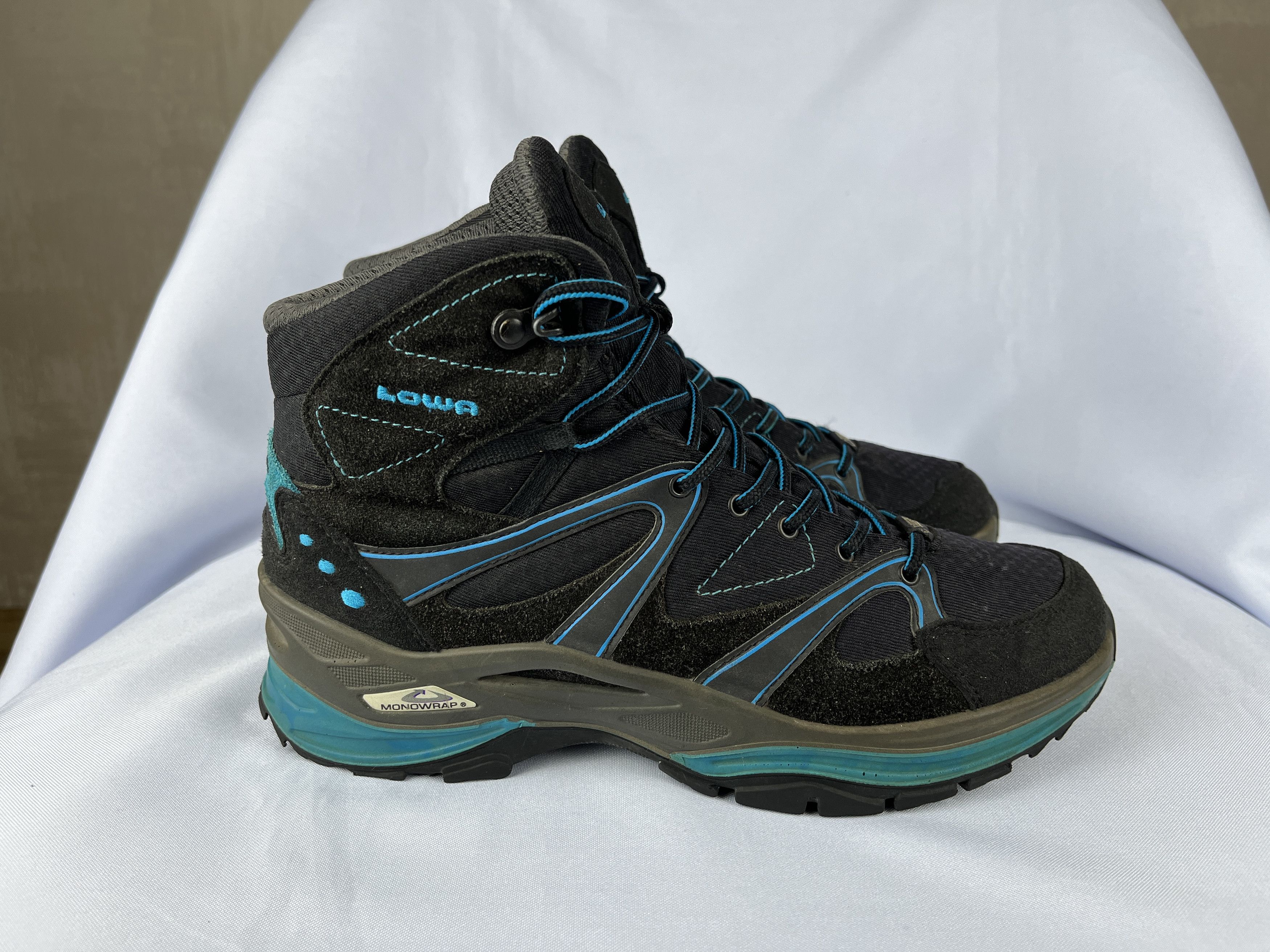 LOWA Lowa Kalix GTX Mid Women's Gore-Tex Boots Size US 7.5 / IT 37.5 - 2 Thumbnail