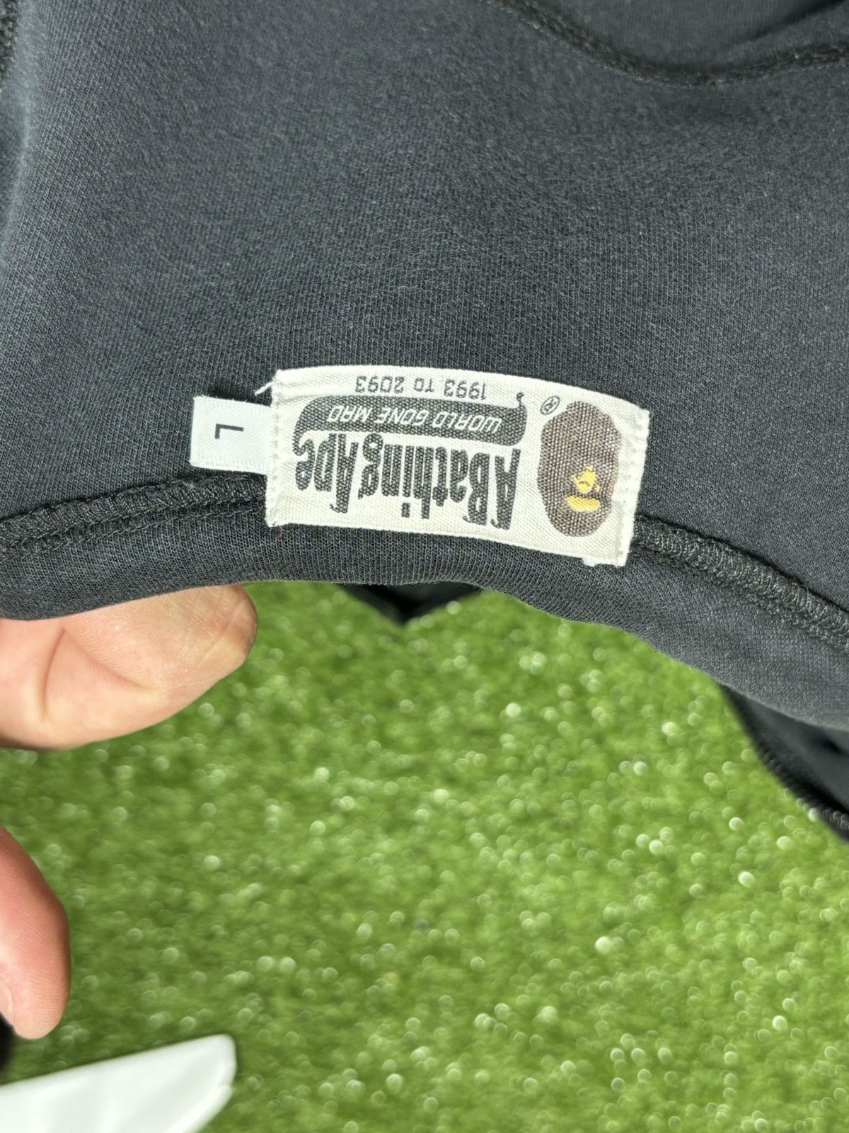 Bape Bape shark hoodie upside down logo black Size US L / EU 52-54 / 3 - 10 Thumbnail