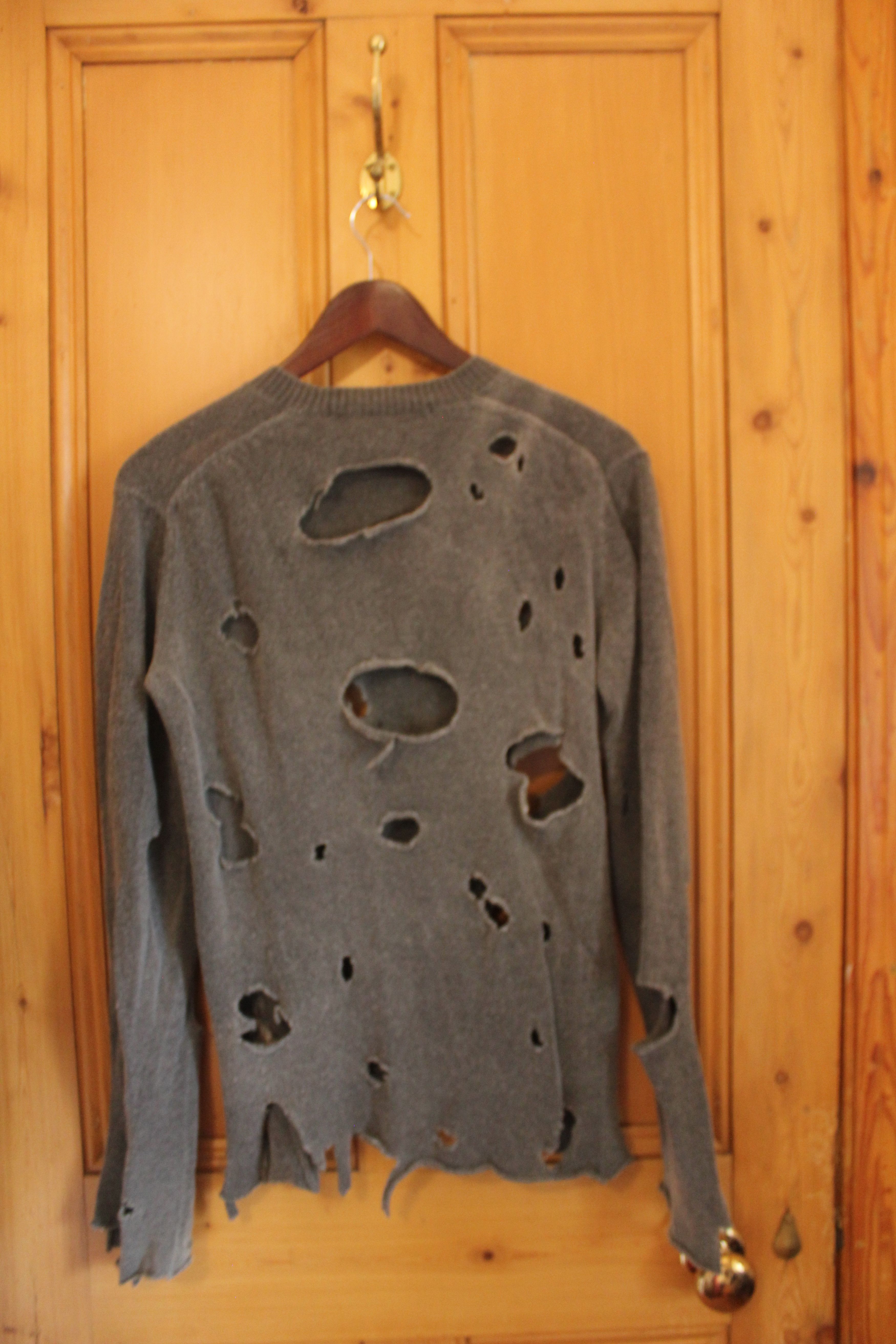 Junya Watanabe Junya Watanabe dystopic hole sweater 2004 Size M / US 6-8 / IT 42-44 - 4 Thumbnail