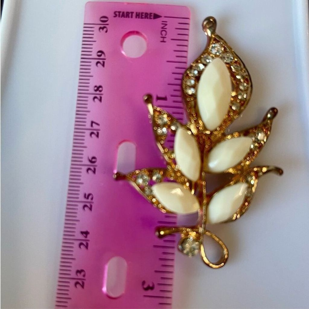 Other Vintage Unique Fall Crystal Leaf Brooch Womens Casual Pin Size ONE SIZE - 5 Thumbnail