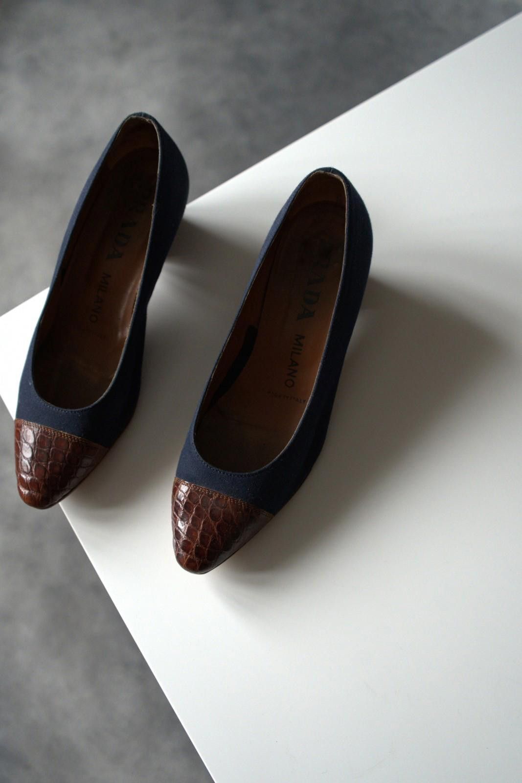 Prada 1990`s Prada Crocodile Pointed Toe Kitten Heel Pumps VINTAGE Size US 5 / IT 35 - 3 Thumbnail