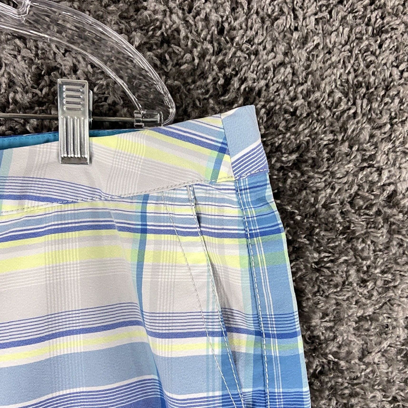 Tommy Bahama Tommy Bahama Shorts Chino Men 40 Blue Plaid Vintage? (if not vintage) Use: Tommy Bahama Blue Green Plaid Shorts Men 40 Blue Plaid Chino for Men Size US 40 / EU 56 - 4 Thumbnail