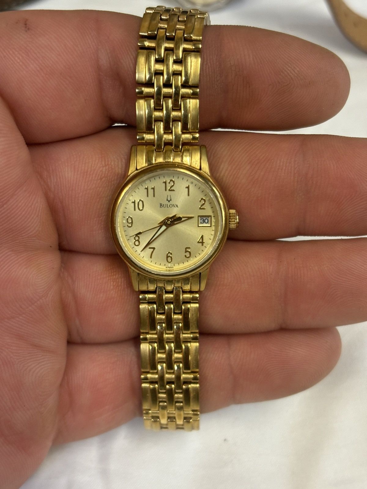 Bulova Bulova C960599 Gold Tone Womens Watch! New Battery. Size ONE SIZE - 1 Thumbnail