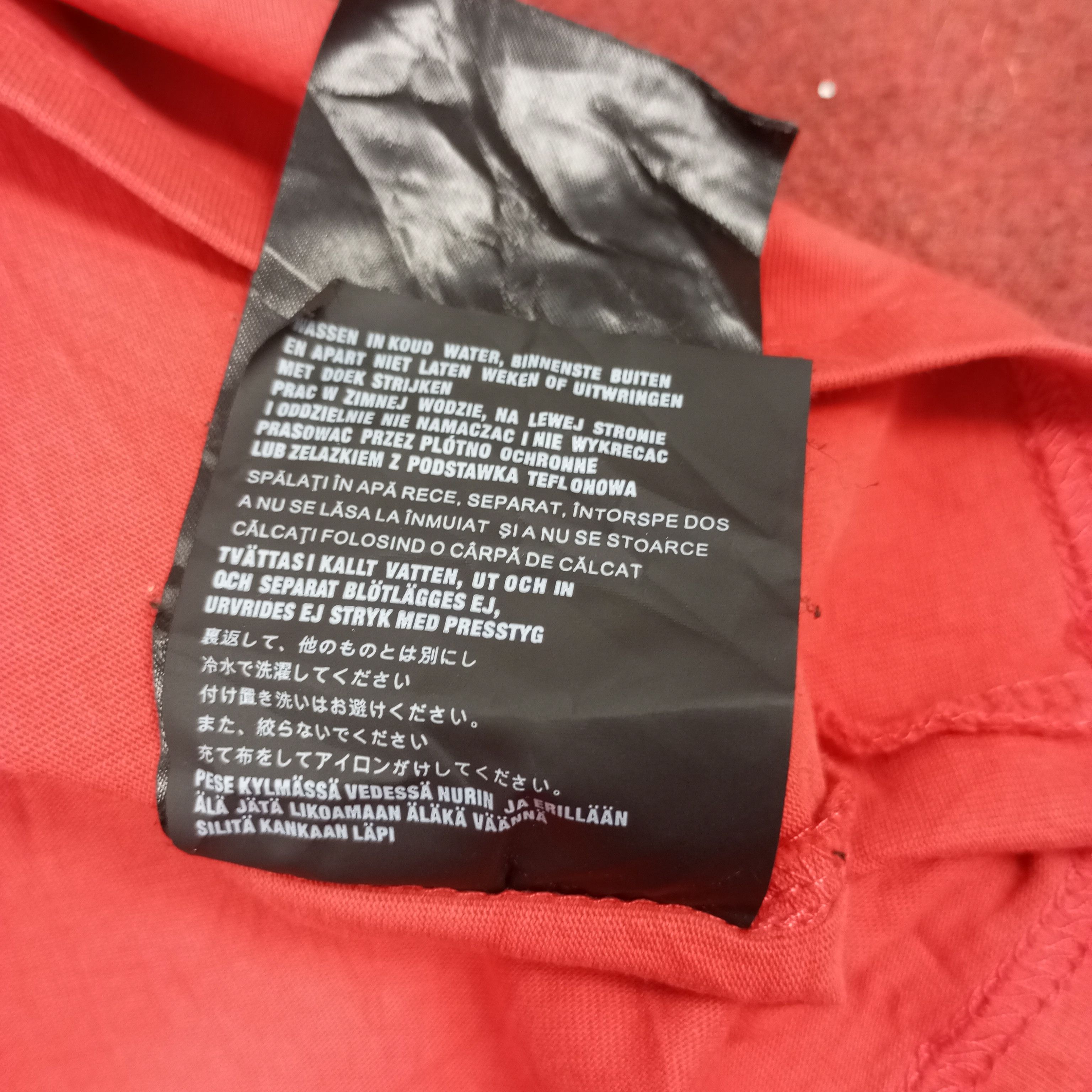 Vintage Prada Milano Luxury Fashion Brand Pocket Design Tshirt Size US M / EU 48-50 / 2 - 13 Thumbnail