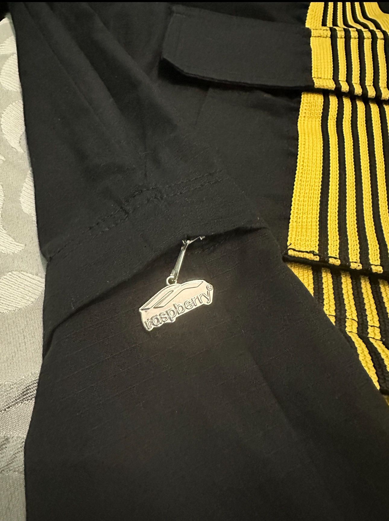 Vintage GV (Gold/Vintage) Gallery Raspberry Convertible Cargo Pants Size US 32 / EU 48 - 4 Thumbnail