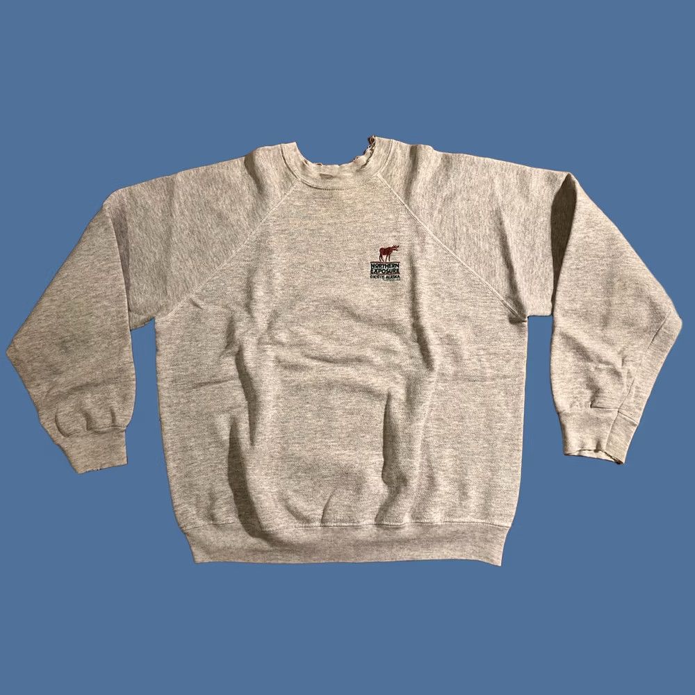 Vintage VINTAGE Northern Exposure Cicely Alaska Sweater Men’s XL Grey 90s Logo Embroidered Pullover Sweatshirt Weathered Size US XL / EU 56 / 4 - 1 Thumbnail