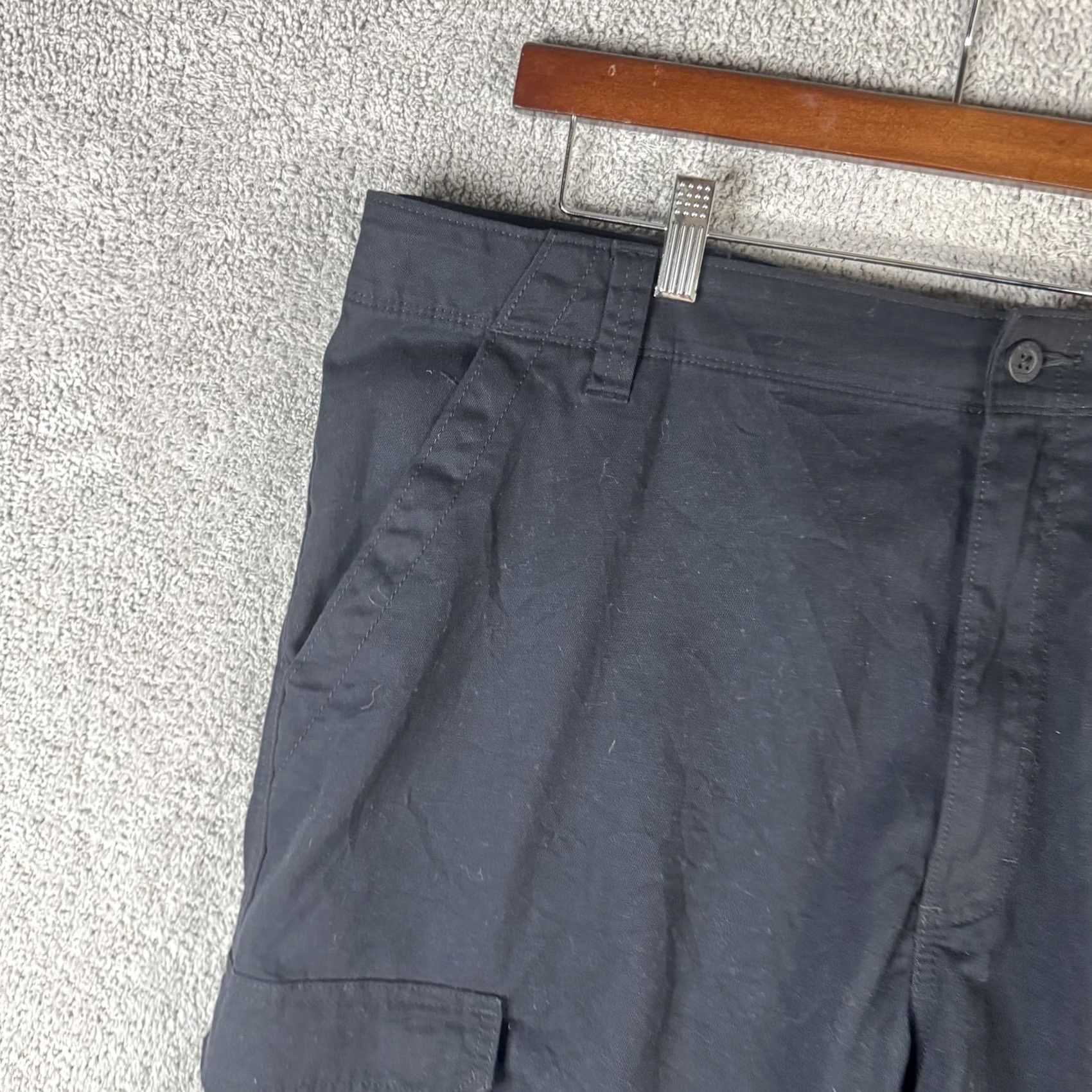 Wrangler Wrangler Cargo Pants Mens 42x30 Black Relaxed Fit Stretch Canvas Workwear Casual Size US 42 / EU 58 - 2 Thumbnail