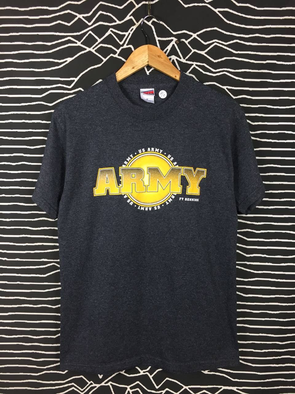 Vintage Vtg Y2K US Army Fort Benning Big Logo Tee Size US M / EU 48-50 / 2 - 2 Thumbnail
