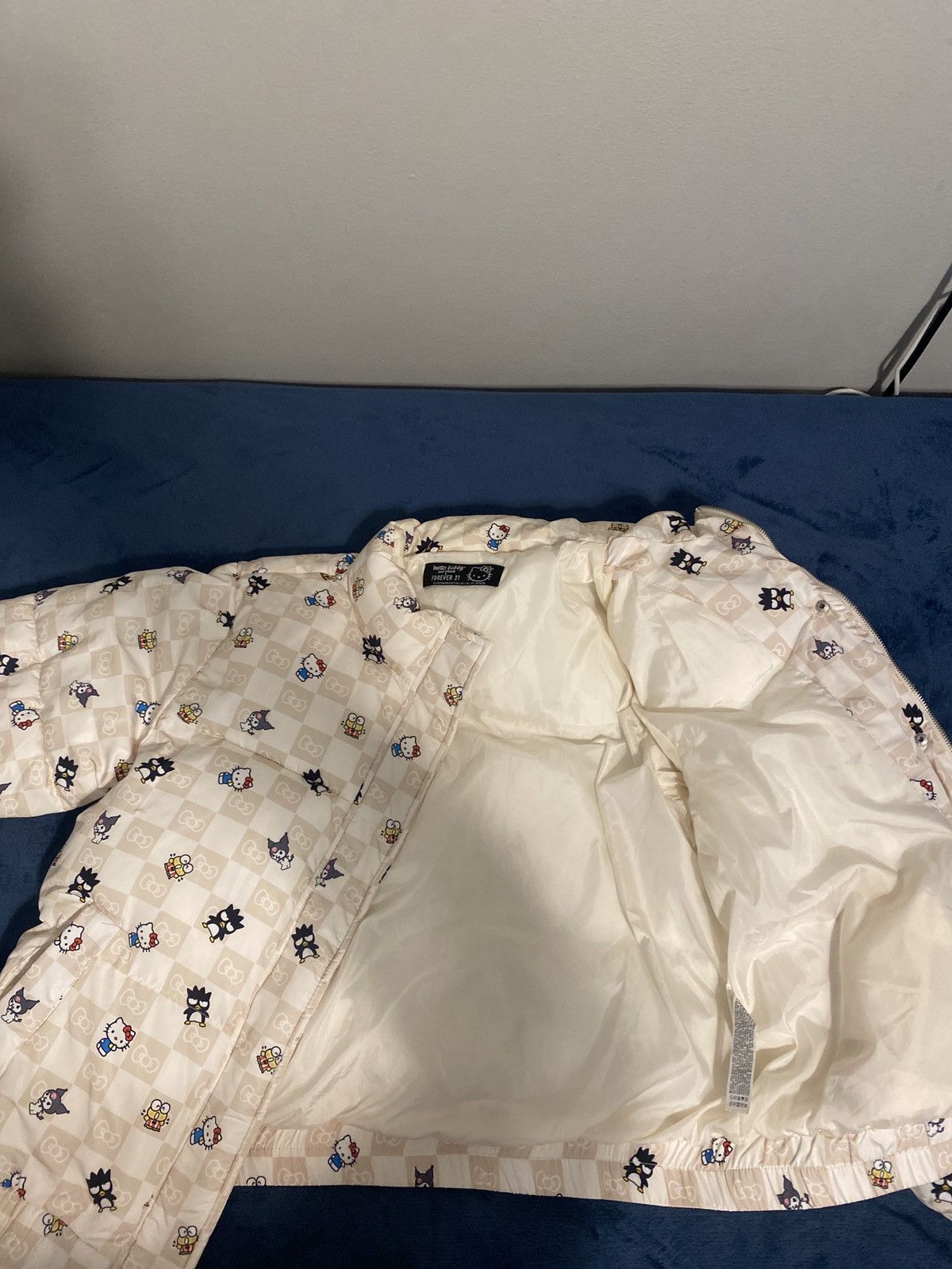 Forever 21 Forever 21 hello kitty puffer Size L / US 10 / IT 46 - 1 Thumbnail