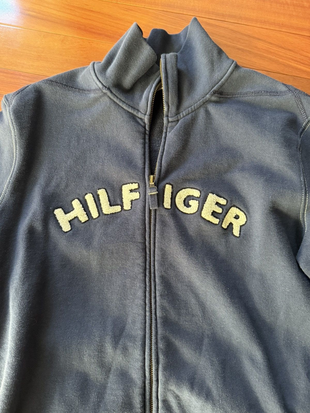 Tommy Hilfiger Vintage Tommy Hill-figure Sweater Size US XL / EU 56 / 4 - 3 Thumbnail