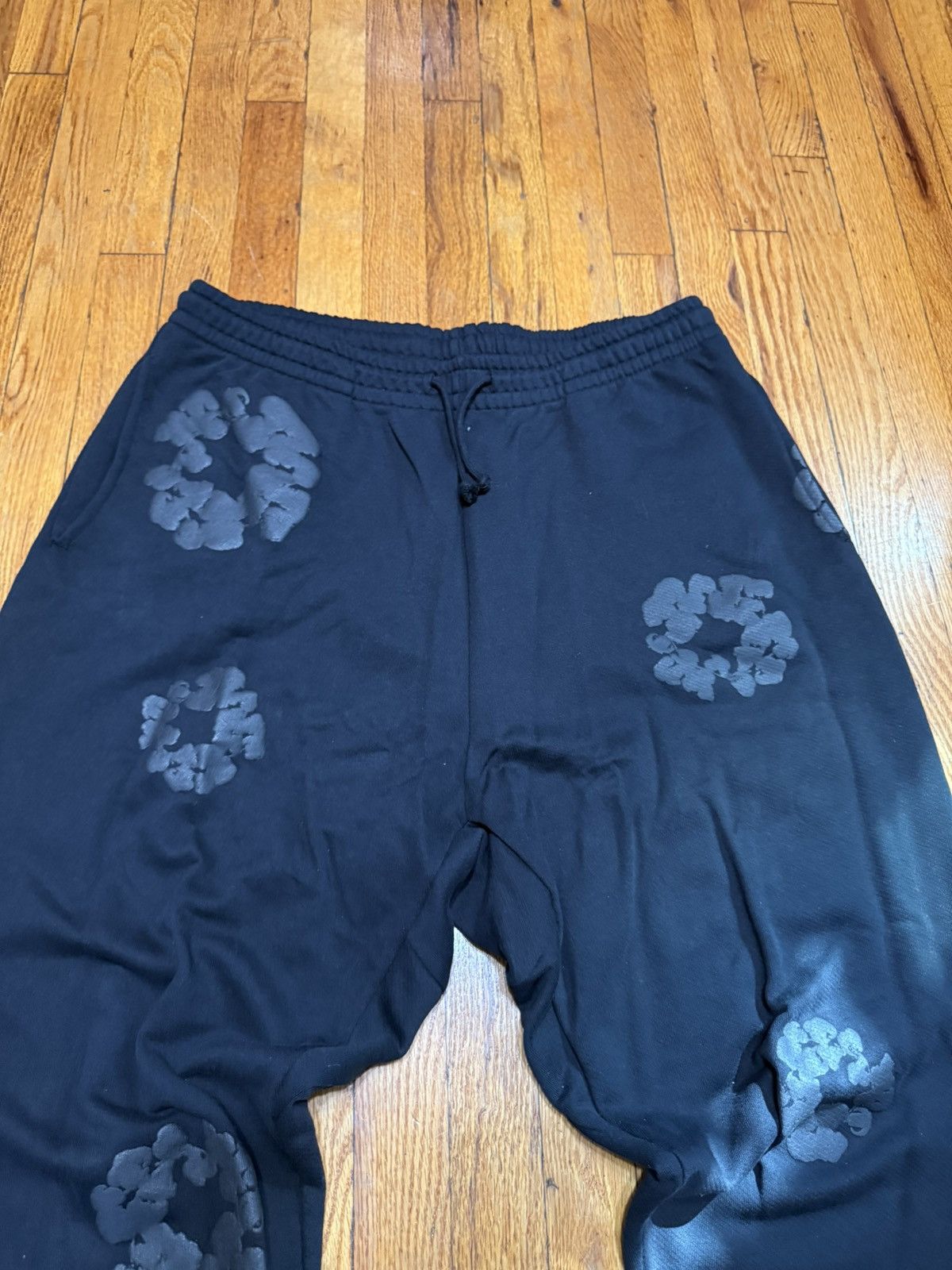 DENIM TEARS Denim Tears Monochrome Sweatpants Size XXL Size US 38 / EU 54 - 2 Thumbnail