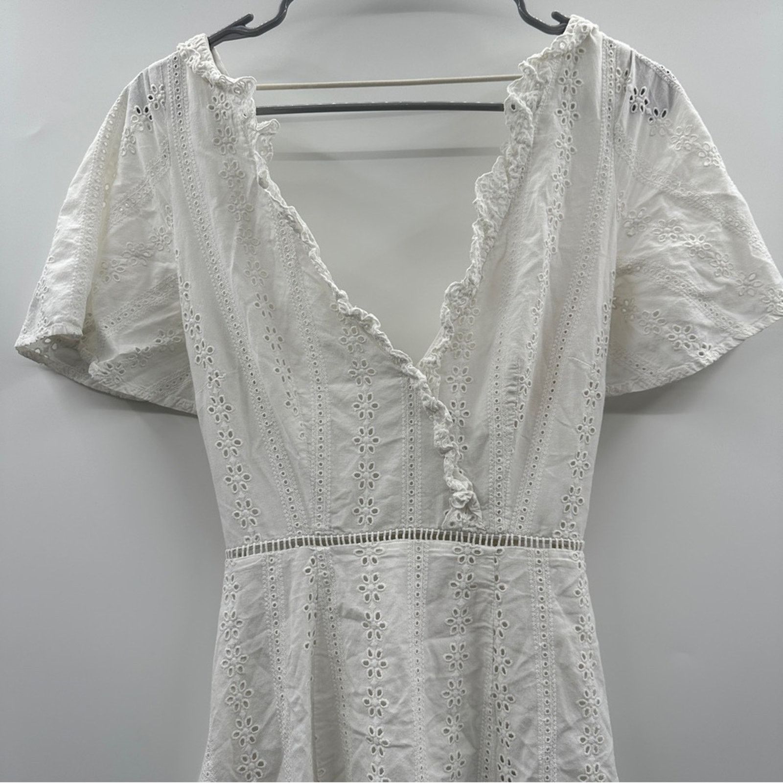 REVOLVE Finders Keepers Sundays White Eyelet Open Back Midi Dress Size S / US 4 / IT 40 - 4 Thumbnail