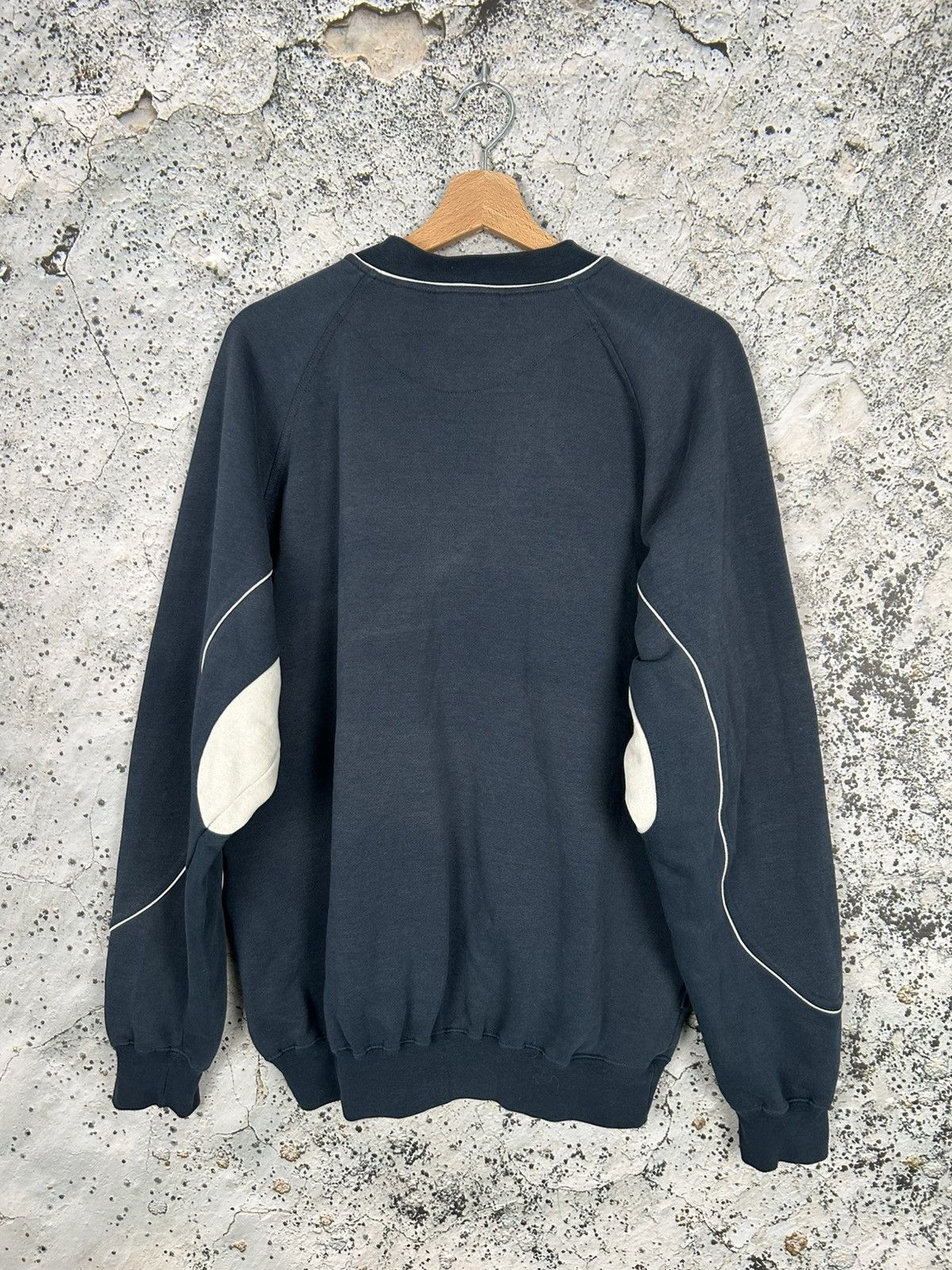 Umbro Vintage Umbro 90s Football Crewneck Sportswear Baggy Rap Size US L / EU 52-54 / 3 - 4 Thumbnail