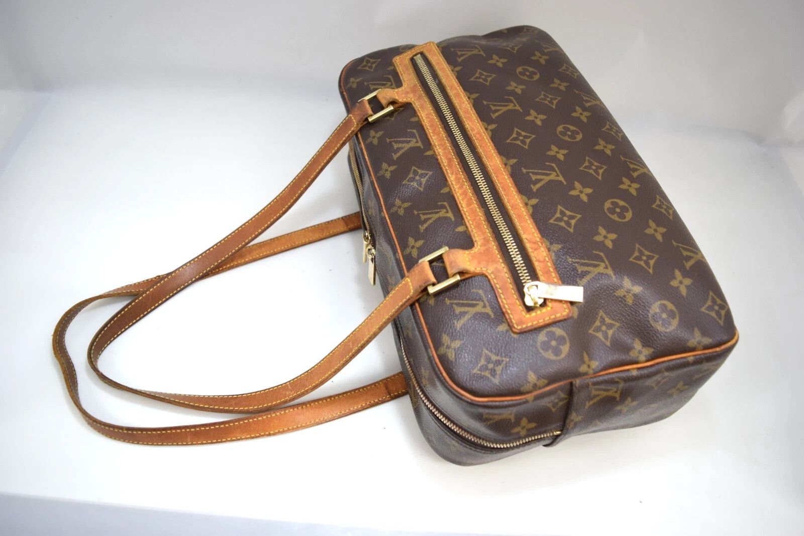 Louis Vuitton Auth Louis Vuitton Cite GM Shoulder Bag Monogram M51181 Size ONE SIZE - 6 Thumbnail