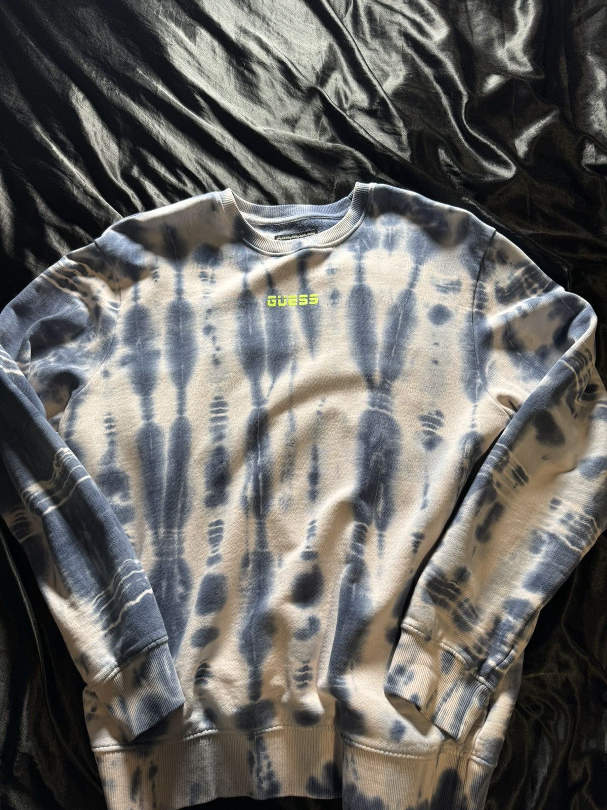 Guess Guess Tie Dye Purple white yellow logo Size US L / EU 52-54 / 3 - 1 Thumbnail