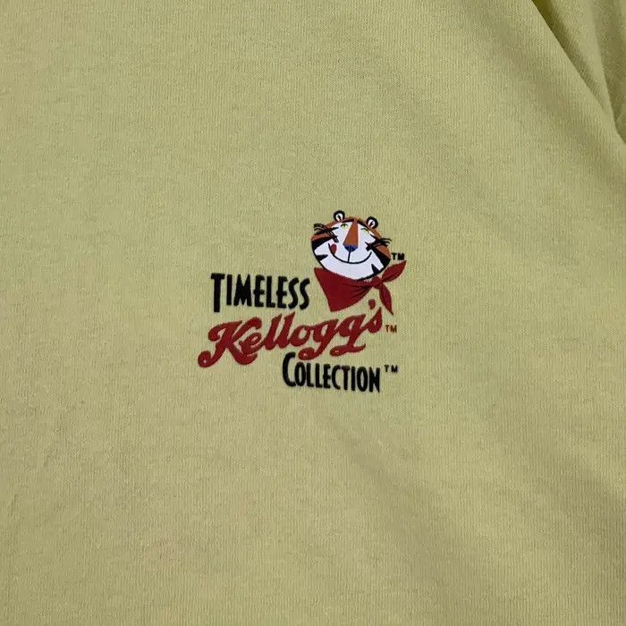 Vintage KELLOG’S TIMELESS COLLECTION Embossed Logo Tee Shirt Size US XL / EU 56 / 4 - 5 Thumbnail