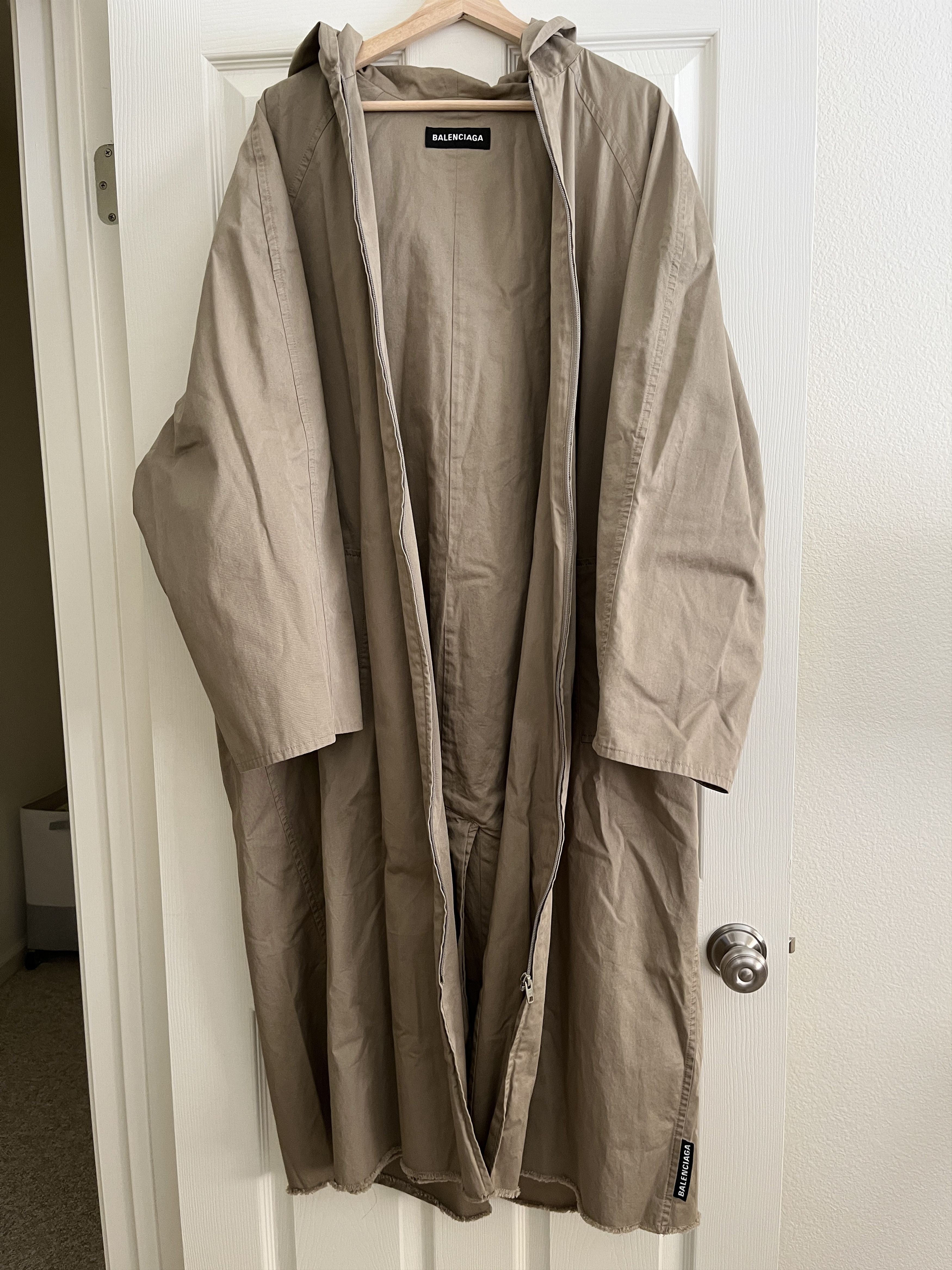 Balenciaga Balenciaga 2019 Oversized Hooded Coat Size US S / EU 44-46 / 1 - 3 Thumbnail
