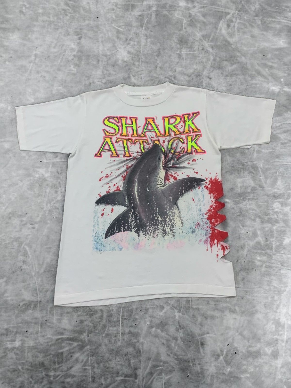 Vintage 80s Vintage Shark Attack 3D Bite Art Single Stitch Tees Size US M / EU 48-50 / 2 - 1 Thumbnail