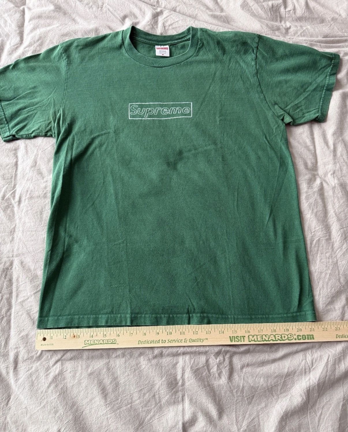Kaws × Supreme Supreme box logo Size US M / EU 48-50 / 2 - 5 Thumbnail
