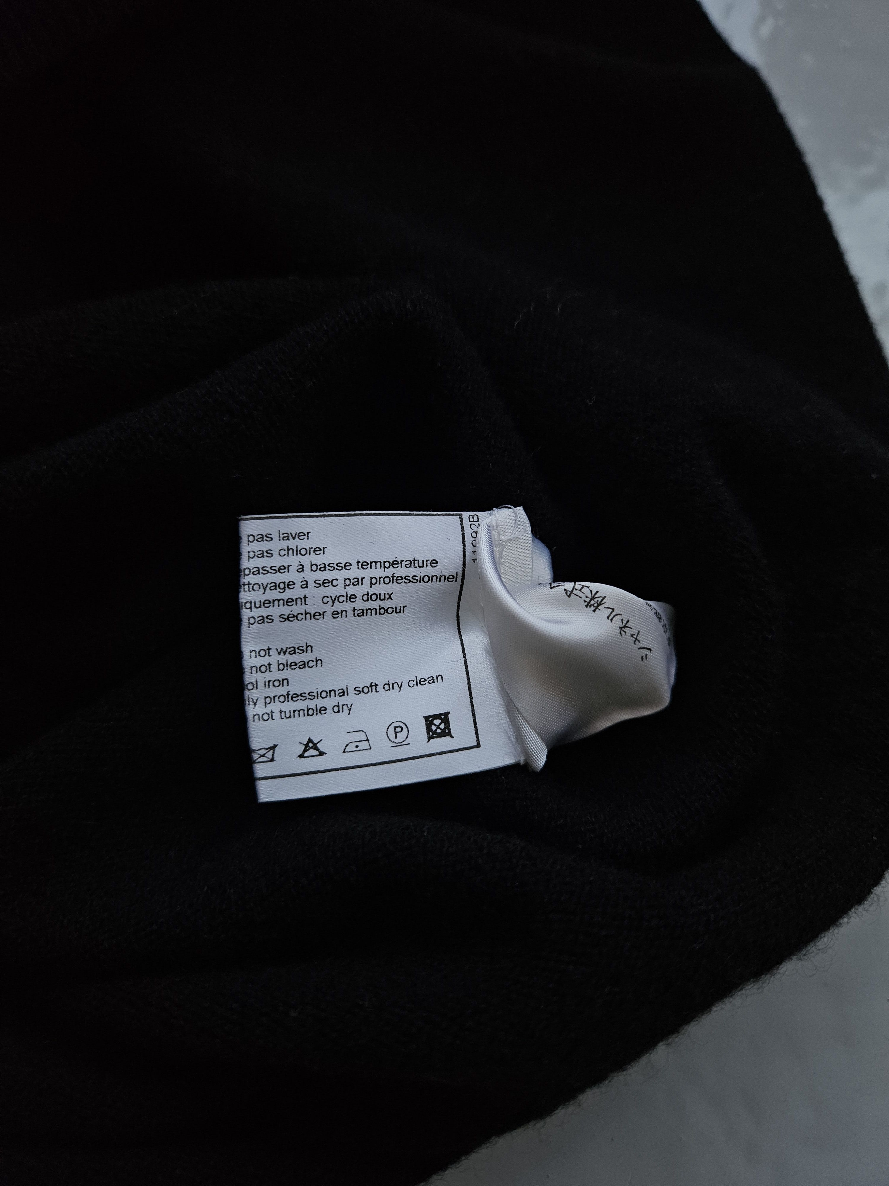 Chanel AW2001 Chanel logo plate cashmere blend turtleneck Size M / US 6-8 / IT 42-44 - 18 Thumbnail