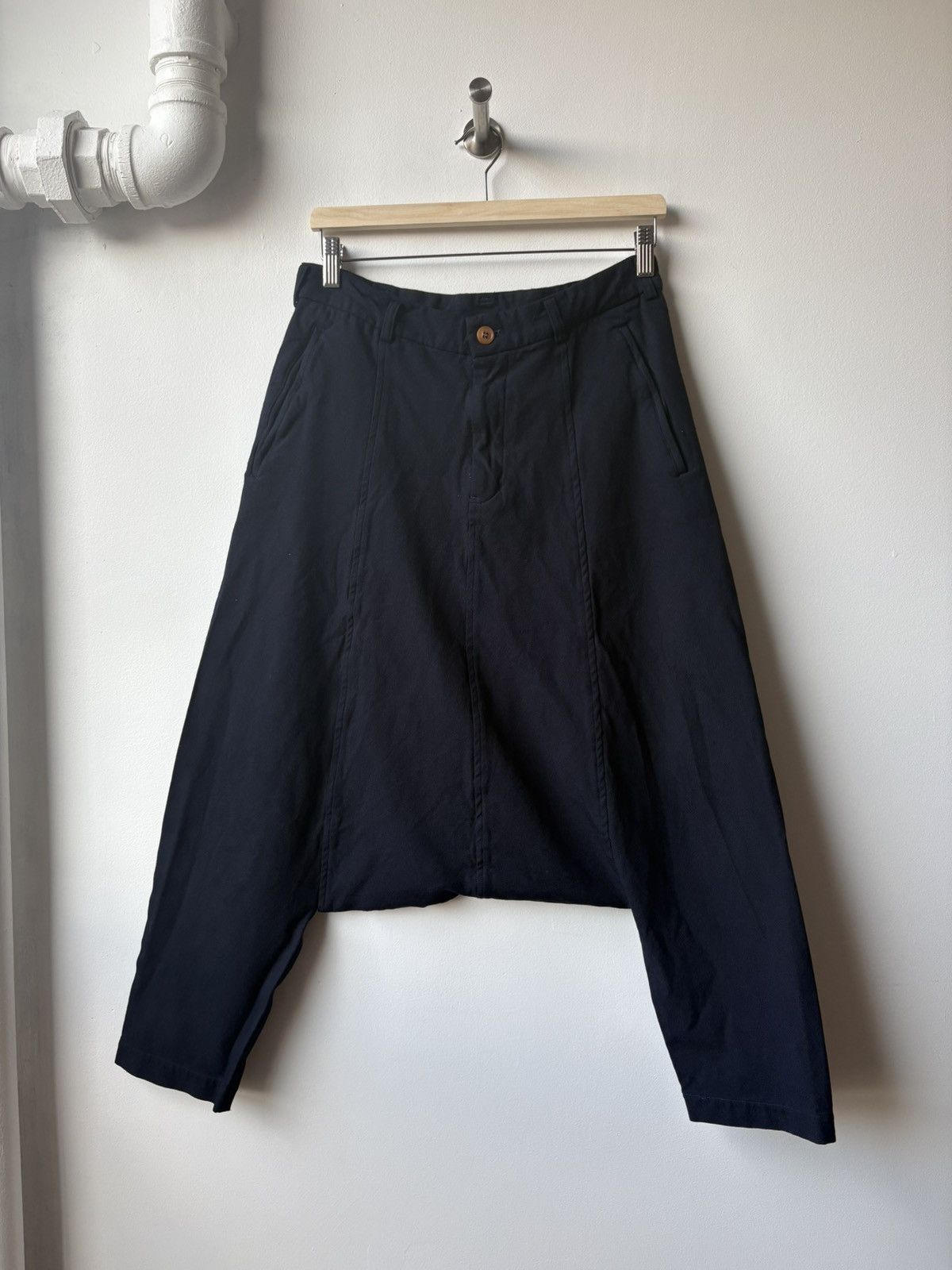 Comme des Garcons Comme des Garçons AW10 drop crotch cropped pants SMALL Size US 30 / EU 46 - 1 Thumbnail
