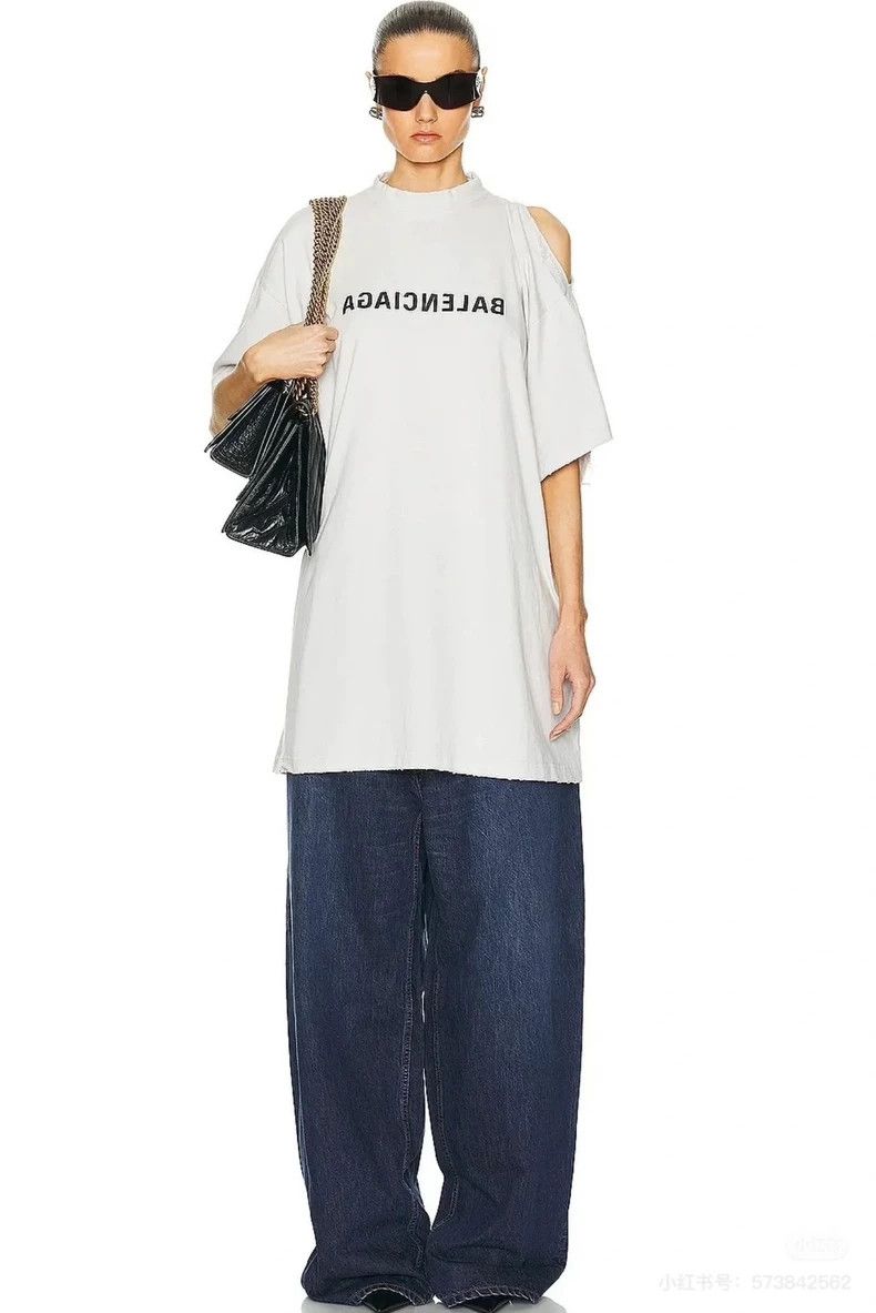 Balenciaga Balenciaga Damaged short-sleeved T-shirt Size US S / EU 44-46 / 1 - 5 Thumbnail