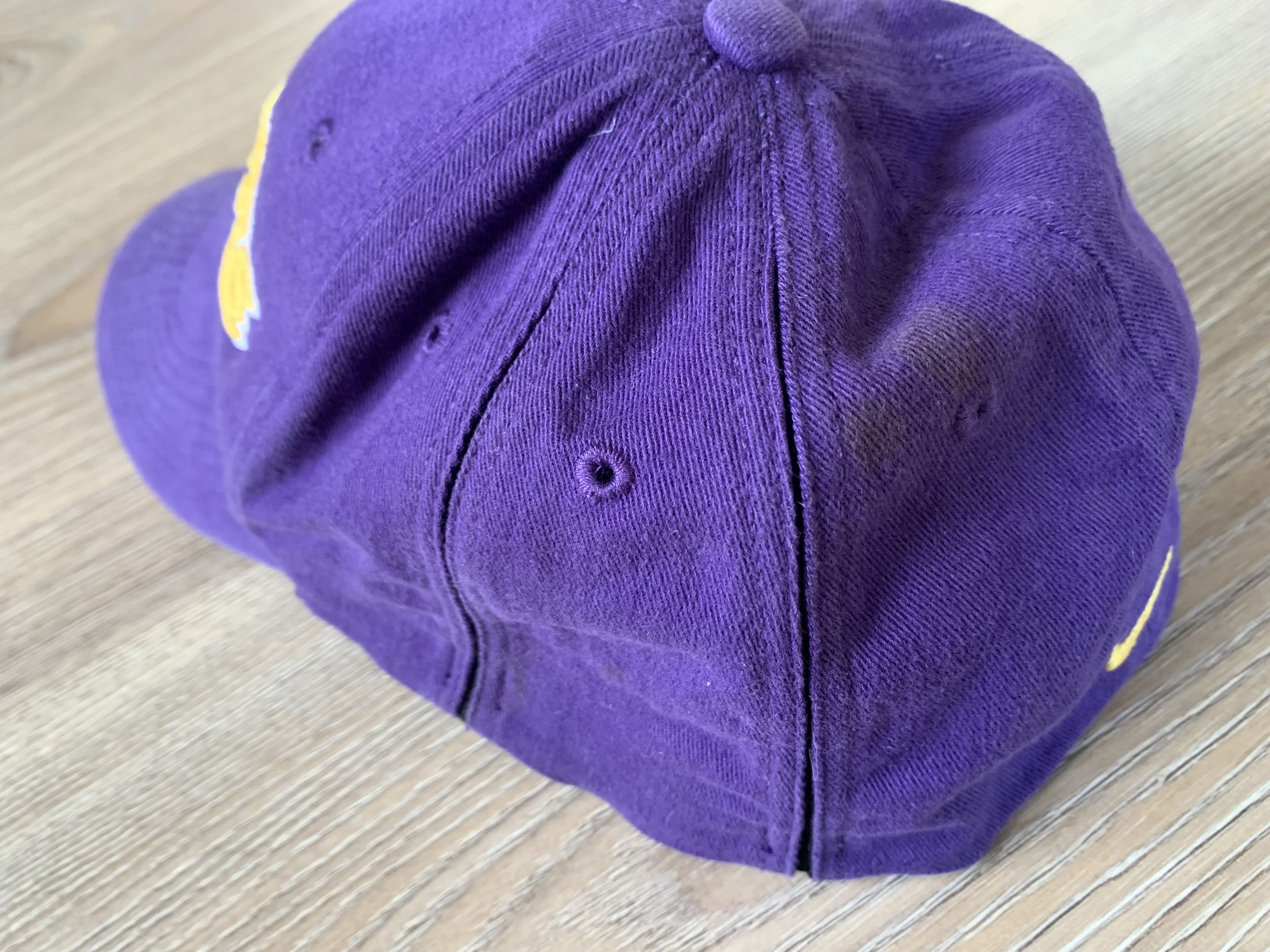 Nike Youth Rare Nike Los Angeles Lakers NBA Baseball Cap Size ONE SIZE - 11 Thumbnail