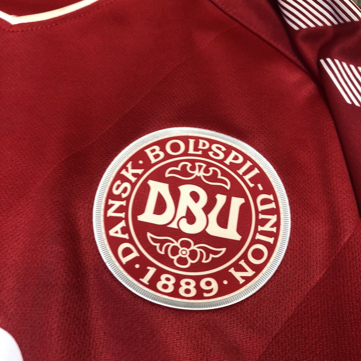 Hummel Denmark World Cup 2018 home shirt #10 Eriksen Size US S / EU 44-46 / 1 - 4 Thumbnail