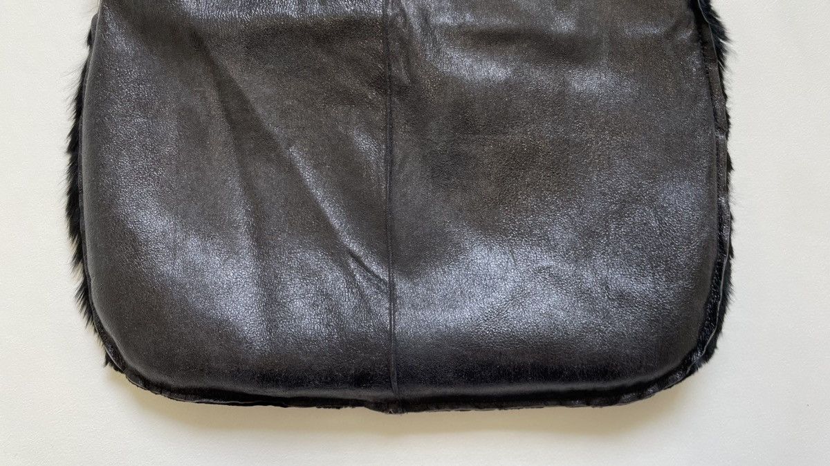 Prada A/W 2000 Black Sheep Fur Hand Bag Size ONE SIZE - 13 Thumbnail