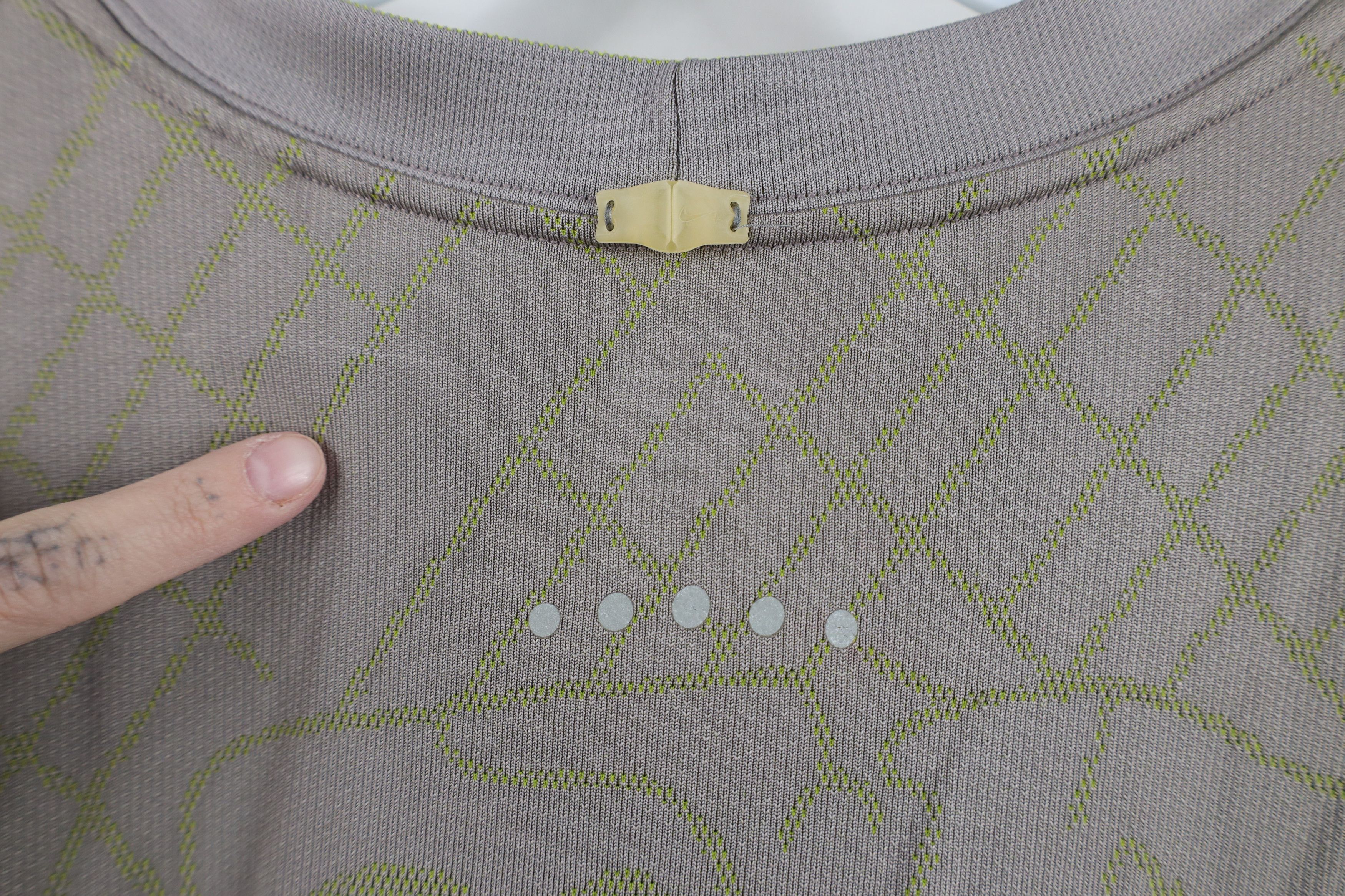 Nike Vintage Y2K Nike Camouflage Scott Mini Swoosh Knit T-Shirt Size US L / EU 52-54 / 3 - 12 Thumbnail