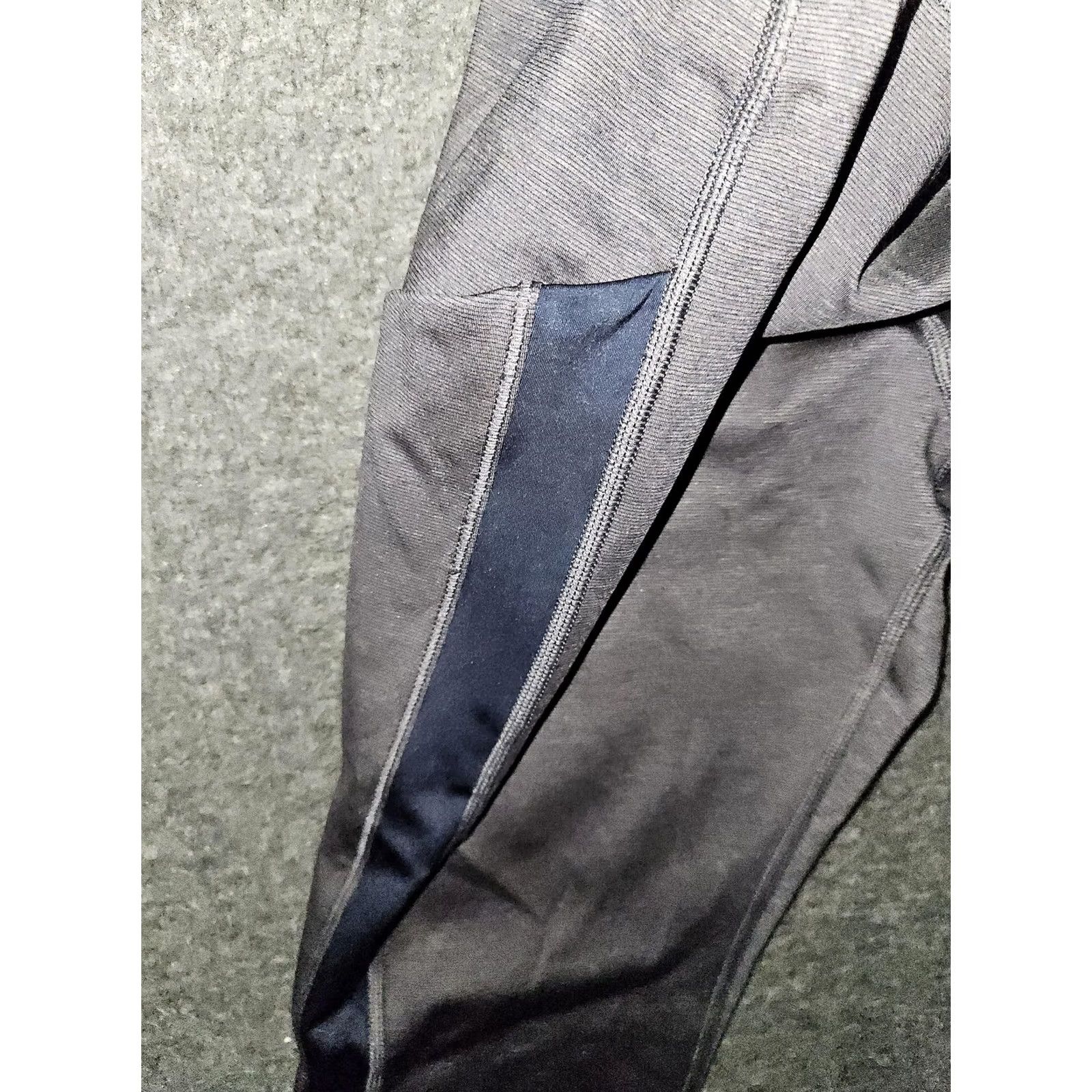 Athleta Athleta Leggings Womens Medium Gray Ultimate Stash Pocket 7/8 Tight Athletic Size 32" / US 10 / IT 46 - 6 Thumbnail