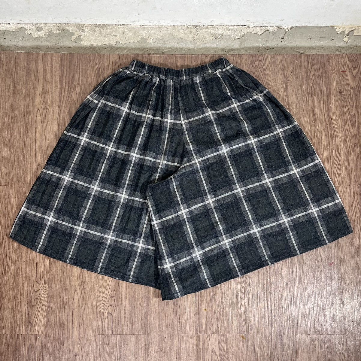 Ne-Net Ne-net Plaid Wide Hakama Shorts Size US 29 - 2 Thumbnail