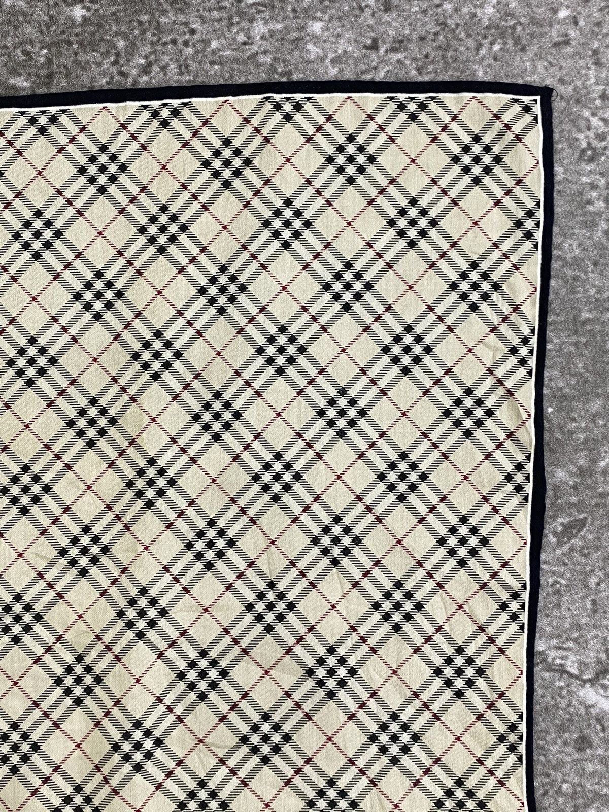 Burberry Burberrys Handkerchief / Bandana / Neckerchief Size ONE SIZE - 7 Thumbnail