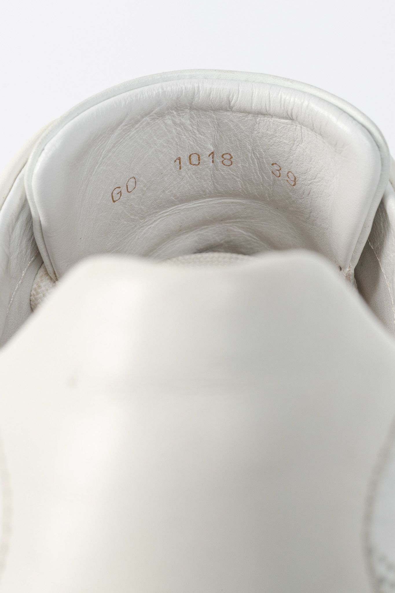 Louis Vuitton Louis Vuitton Mahina Perforated Monogram Leather Sneakers Size US 8.5 / IT 38.5 - 10 Thumbnail