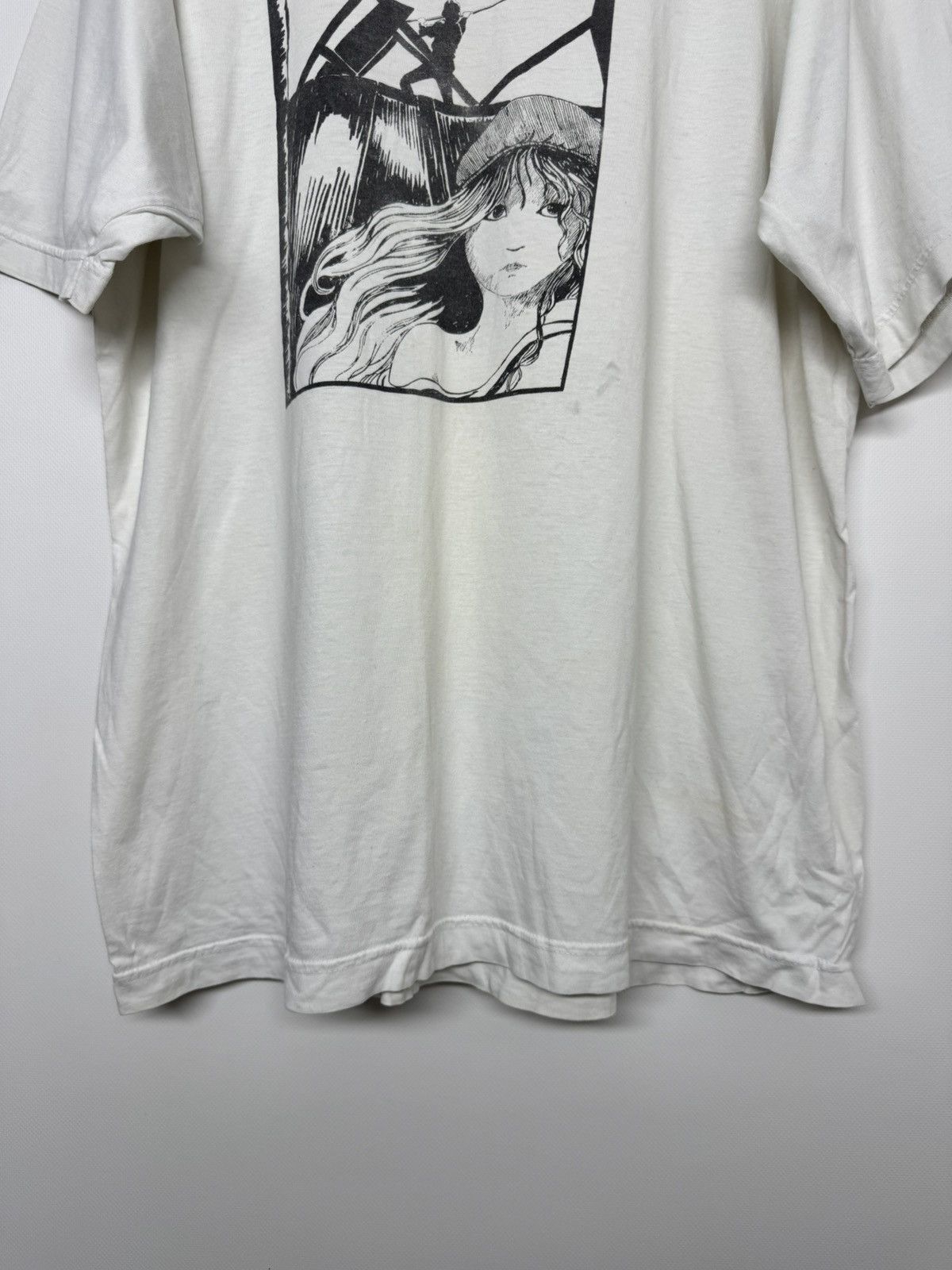 Vintage Vintage Les Miserables Big Logo T-Short 00’s Size US L / EU 52-54 / 3 - 7 Thumbnail