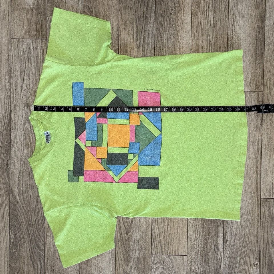 Hanes 90s optical illusion geometric art tee shirt Size US L / EU 52-54 / 3 - 7 Thumbnail