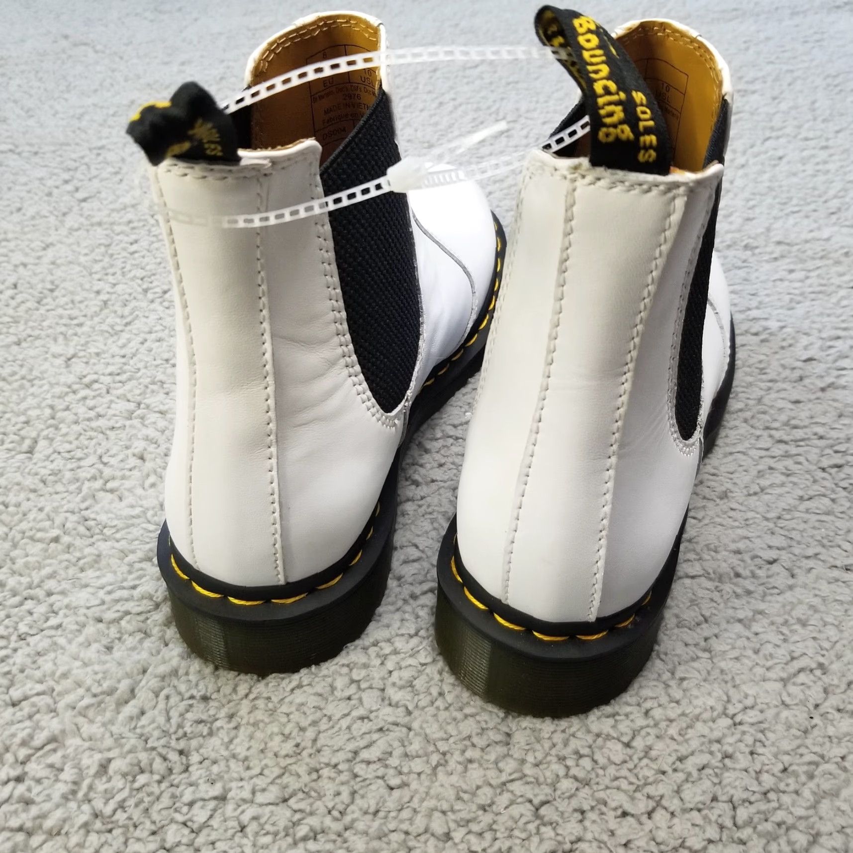 Dr. Martens VINTAGE Dr. Martens Chelsea Boot Women's Leather Platform Ankle Shoe White 10W Casual Fall Winter Size US 10 / IT 40 - 5 Thumbnail