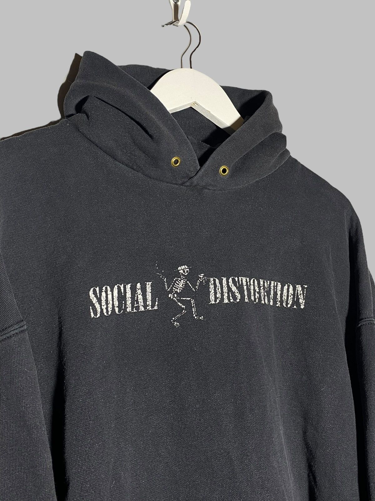 Band Tees 🔥 SOCIAL DISTORTION HOODIE FRUIT OF THE LOOM XXL FADED PUNK Size US XXL / EU 58 / 5 - 4 Thumbnail