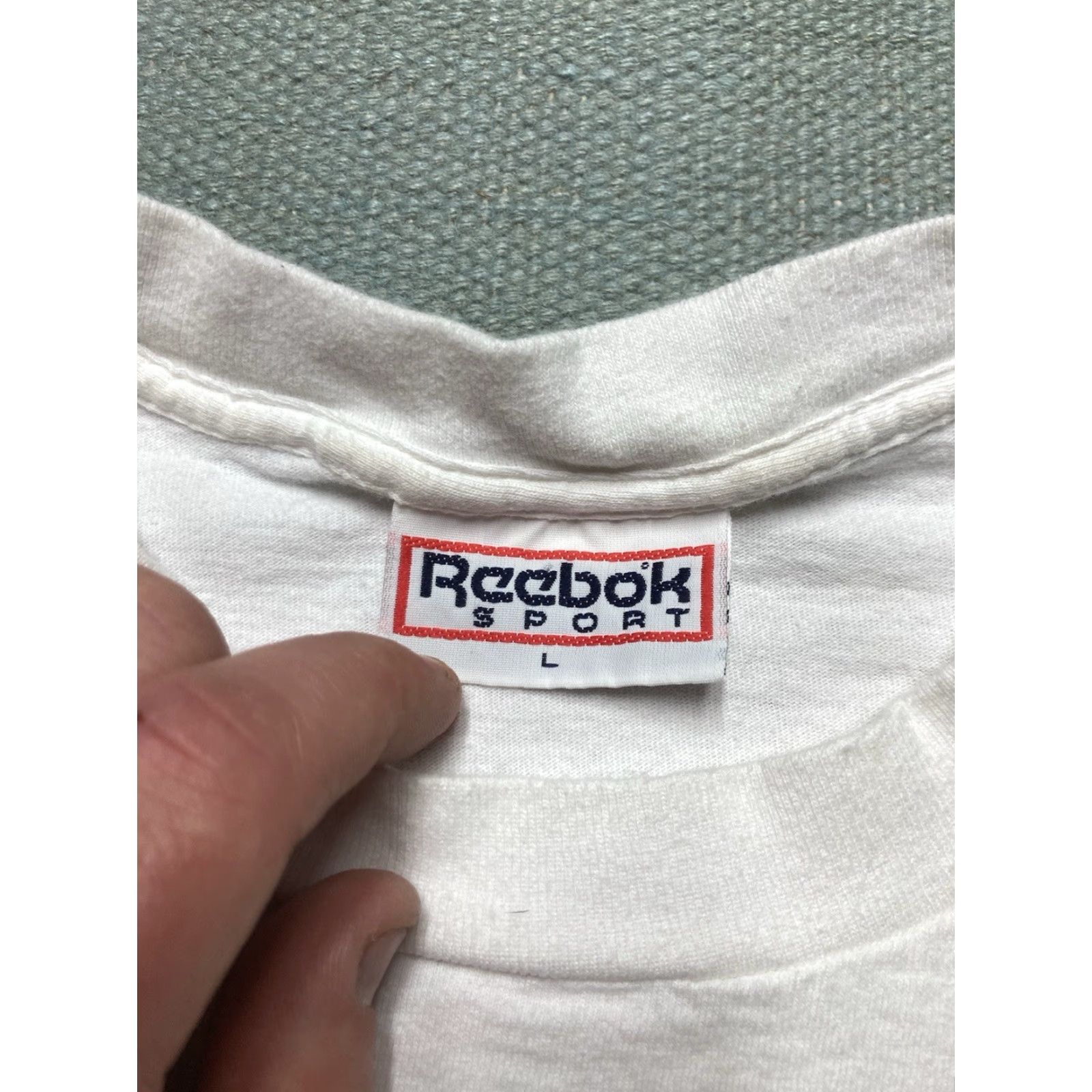 Reebok VINTAGE Reebok 90s T-Shirt Men Large White graphic pumped on hoops basketball pumps L Shirt Mens 90s Size US L / EU 52-54 / 3 - 5 Thumbnail