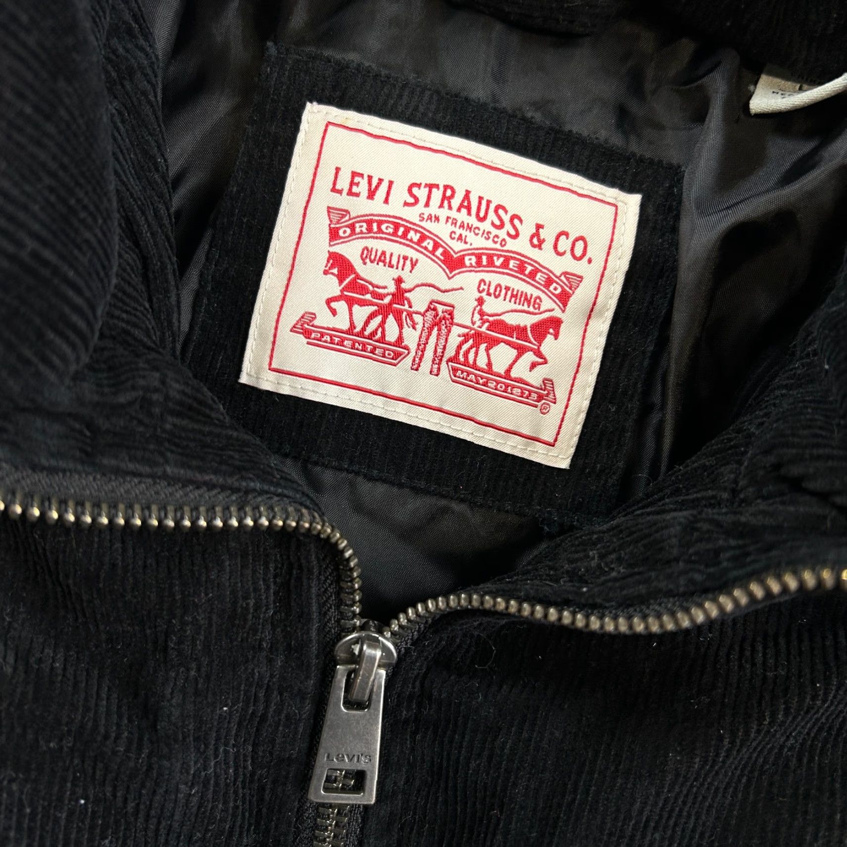 Levi's VINTAGE Levi’s Zoe Jacket Womens Puffer Corduroy Black L Quilted Full Zip Size L / US 10 / IT 46 - 2 Thumbnail