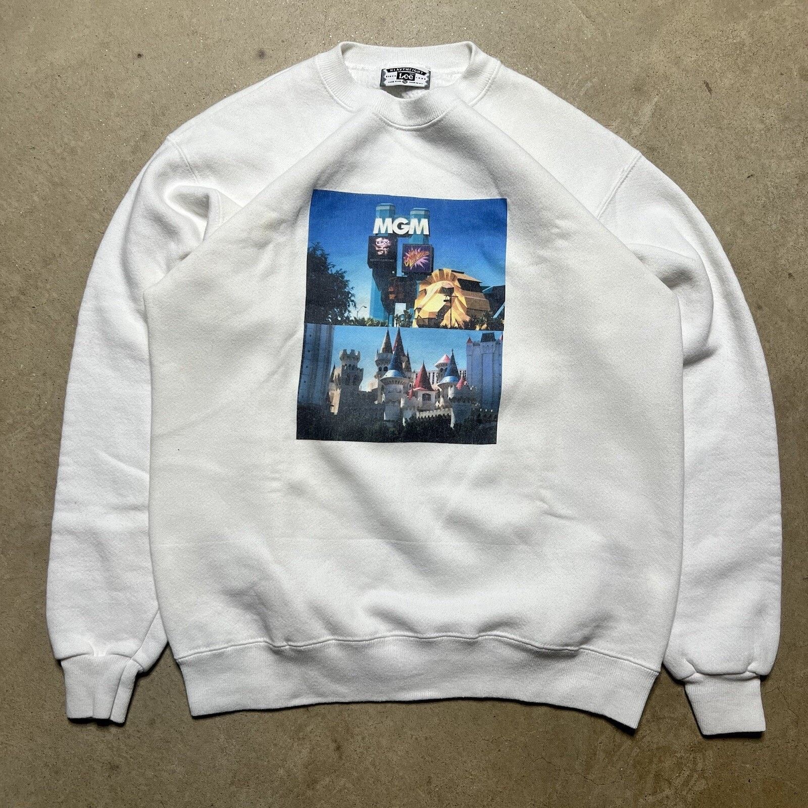 Vintage Vintage 90s MGM Studios Graphic Sweatshirt Medium USA Size US M / EU 48-50 / 2 - 1 Thumbnail