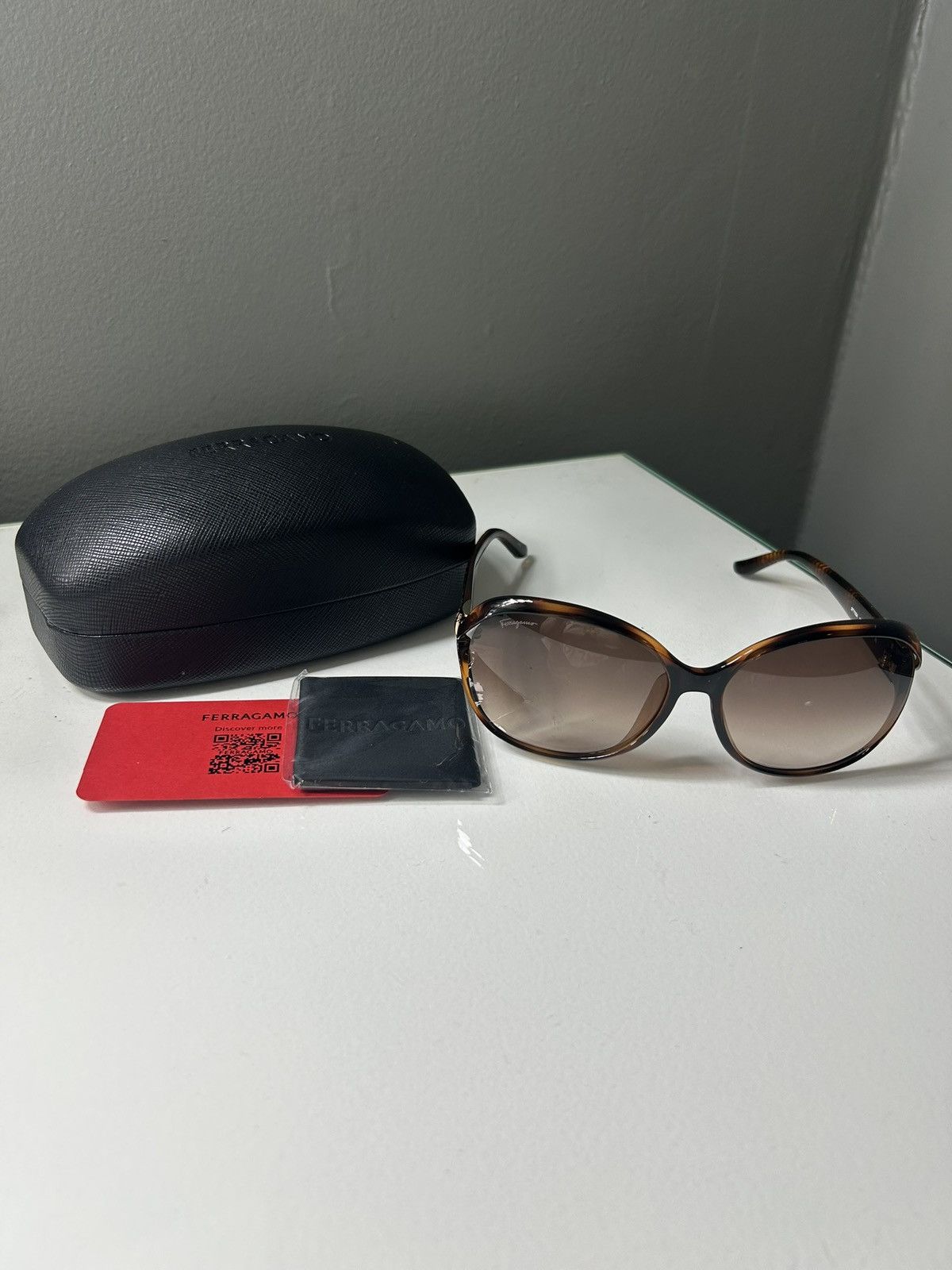 Salvatore Ferragamo Salvatore Ferragamo SF770SA Havana Brown Tortoise Sunglasses Size ONE SIZE - 2 Thumbnail