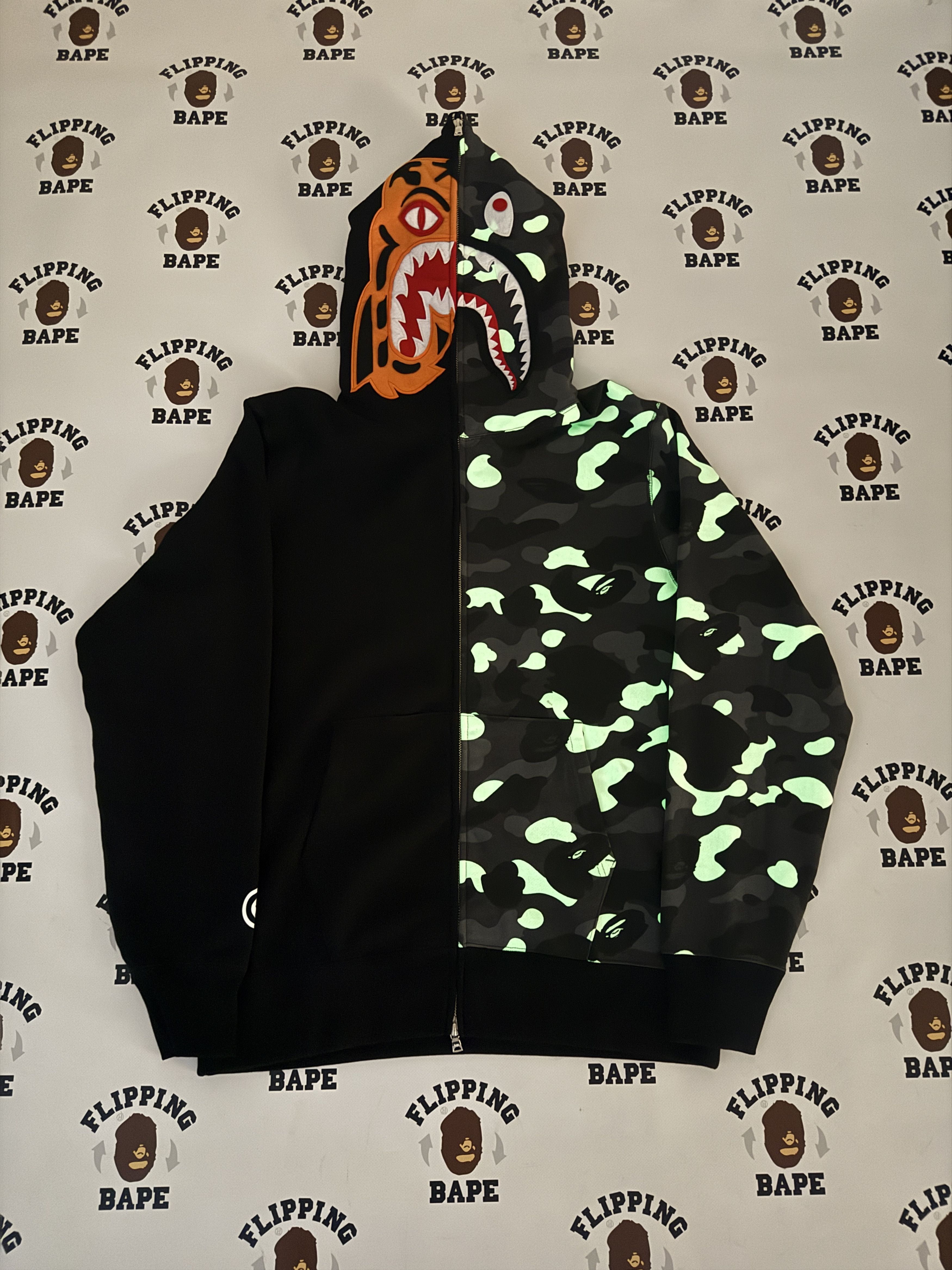 Bape BAPE CITY CAMO TIGER SHARK FULL ZIP HOODIE AW25 Size US L / EU 52-54 / 3 - 2 Thumbnail
