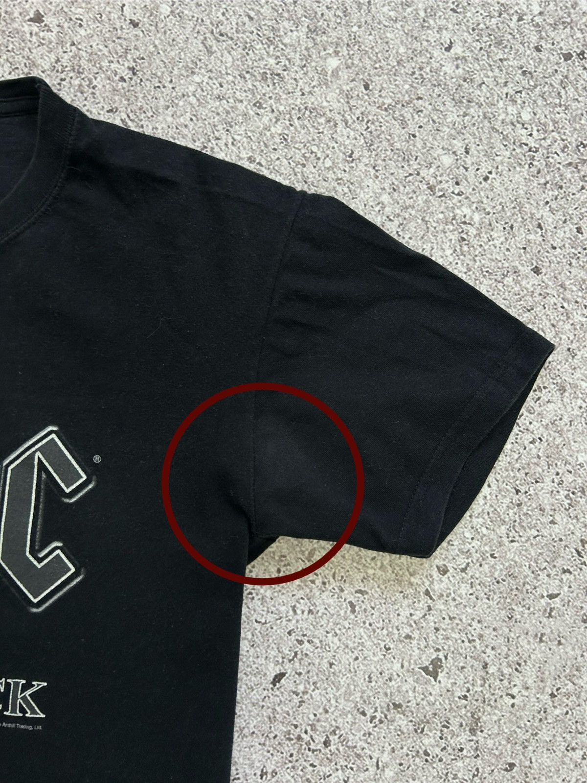AC/DC × Band Tees × Vintage Vintage 2004 AC/DC Back In Black Rock Band T-Shirt Size US M / EU 48-50 / 2 - 6 Thumbnail